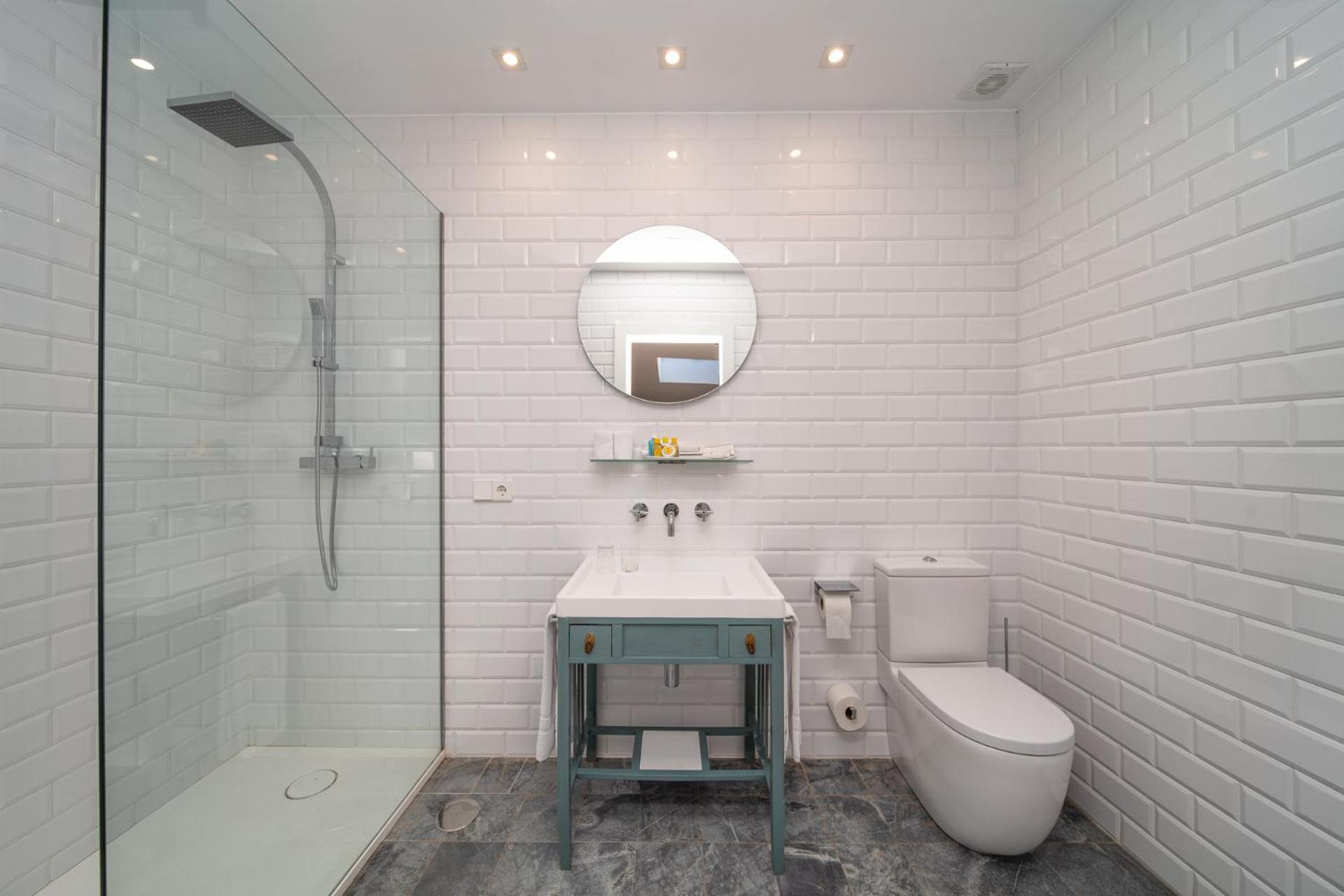 Two-Bedroom Apartment - Photo 13
