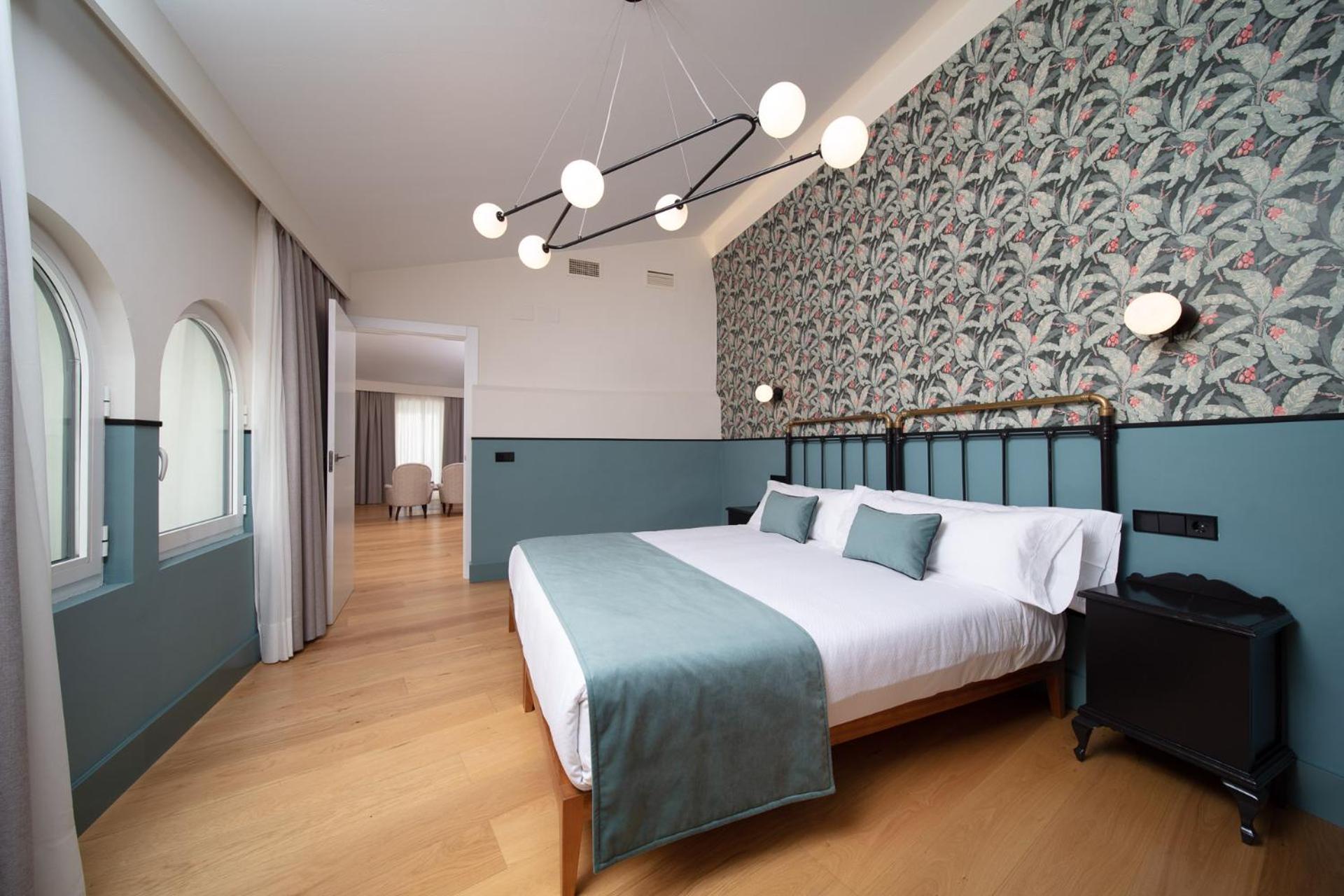 Two-Bedroom Apartment - Photo 7