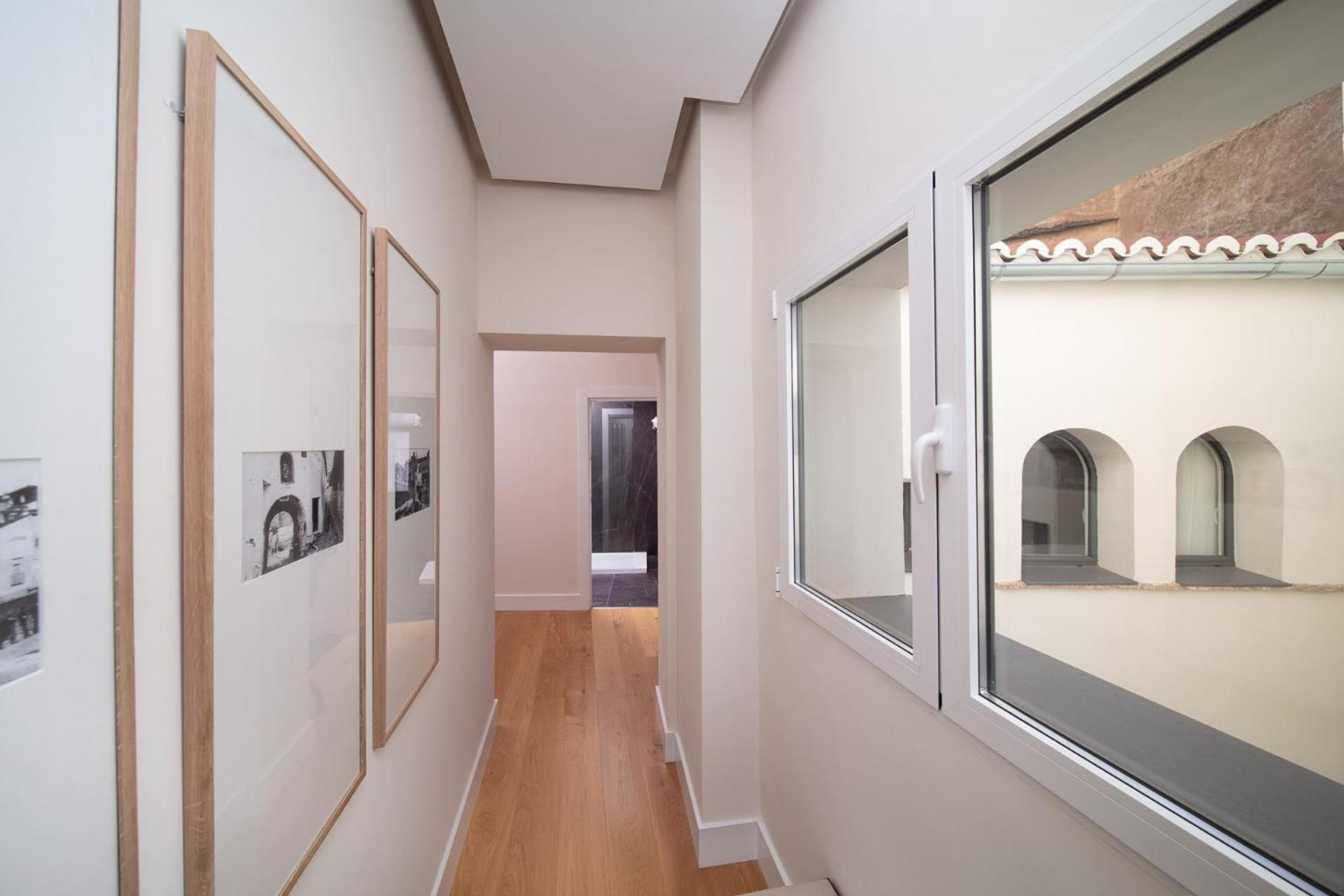 Two-Bedroom Apartment - Photo 2