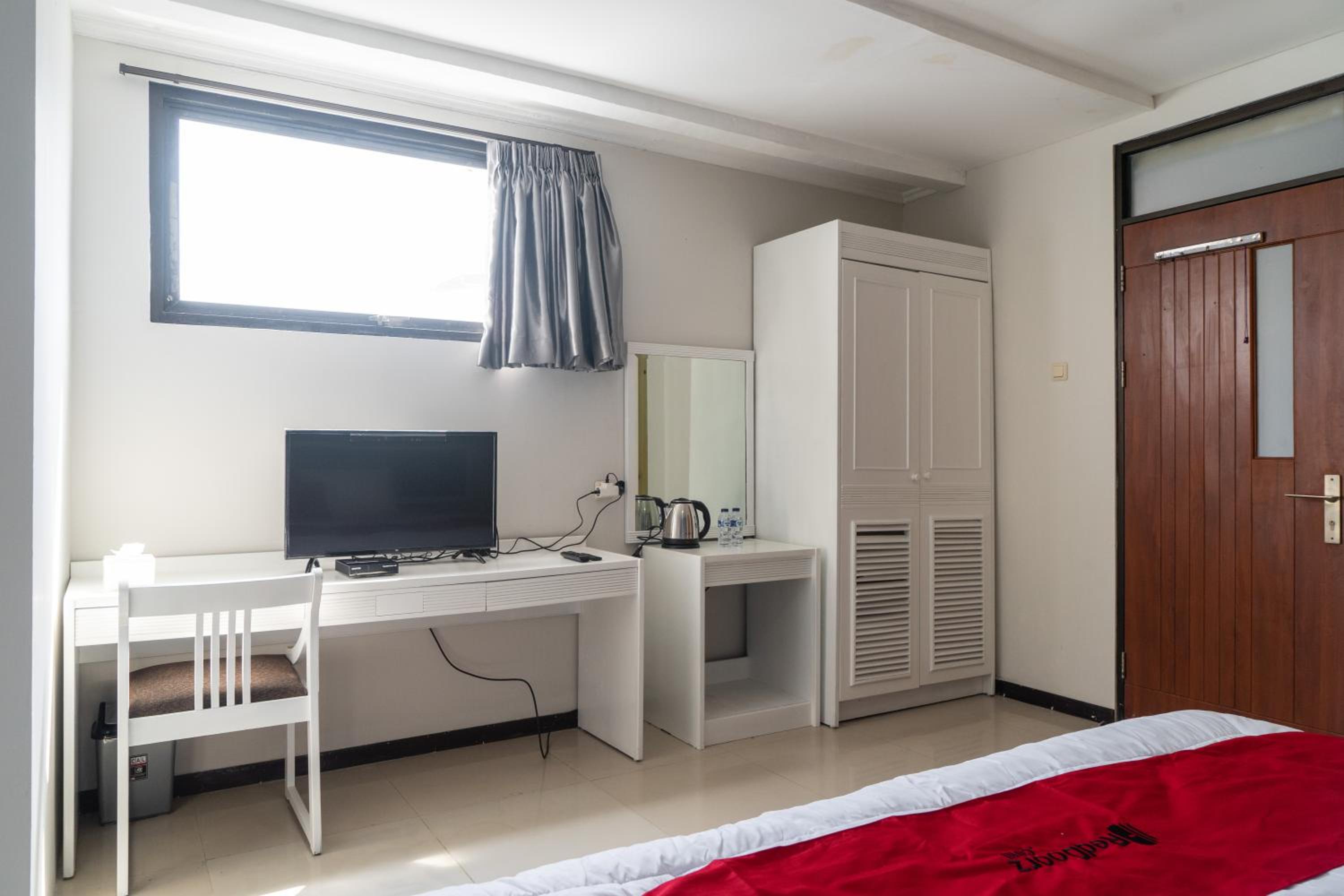 Deluxe Room - Photo 7