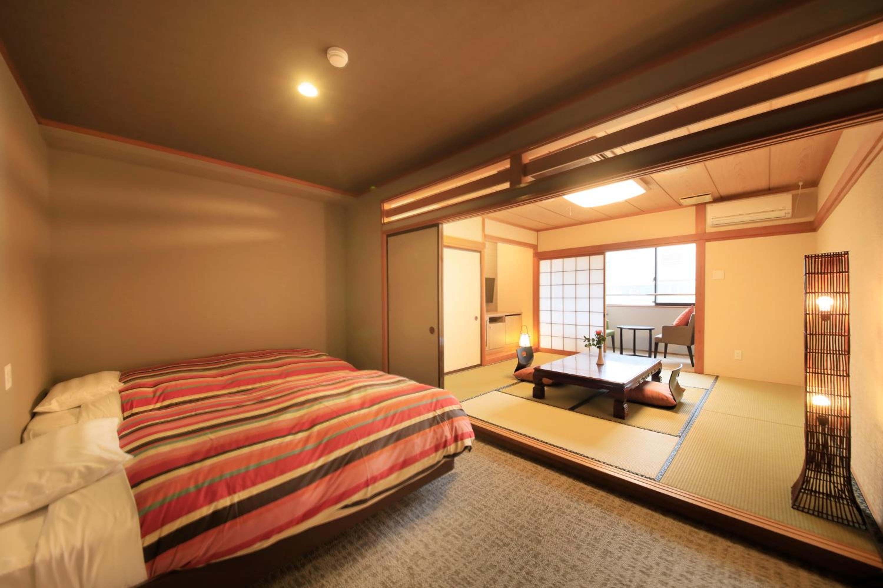 Room with Tatami Area - Photo 2