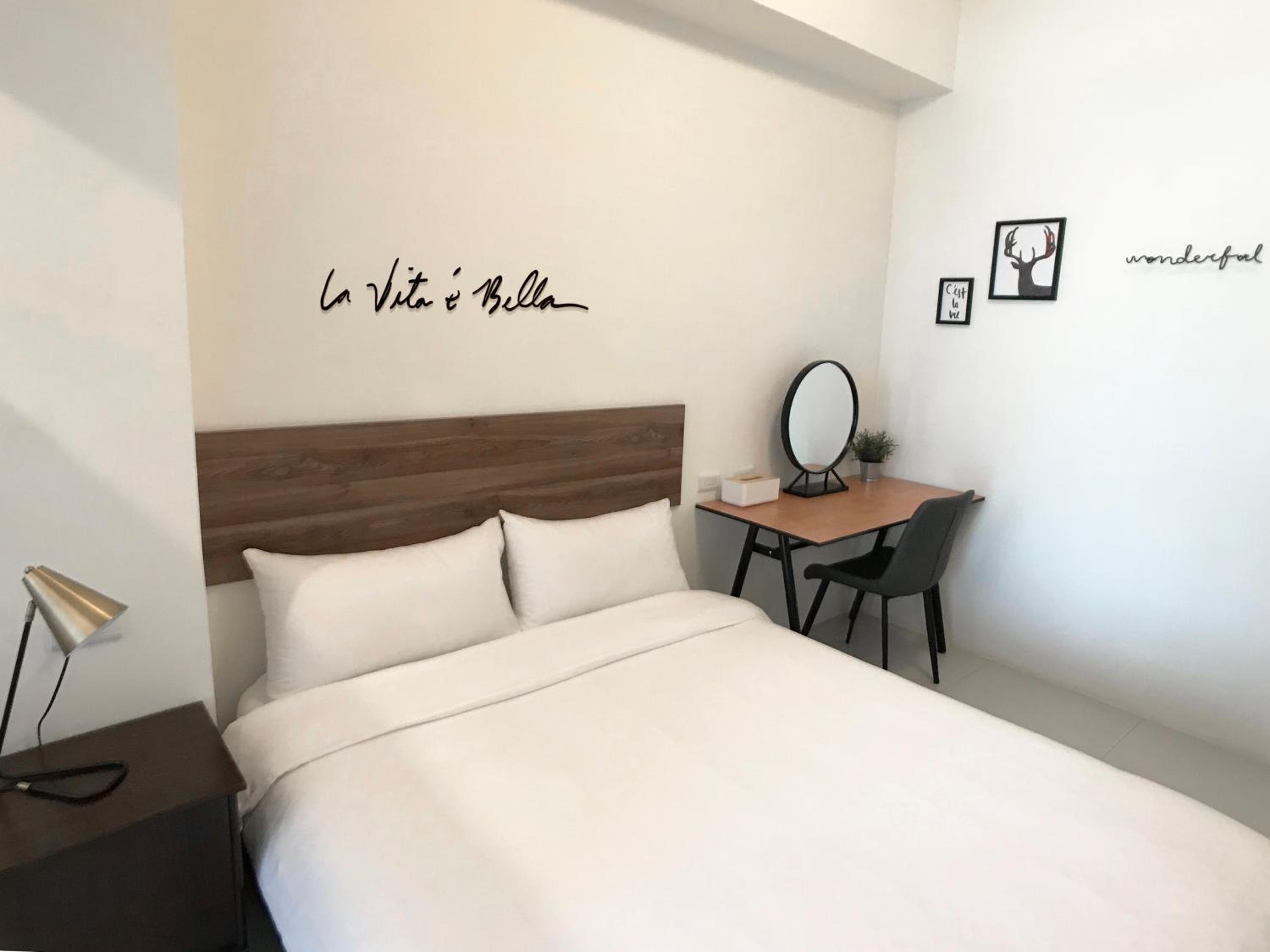 Double Room - Photo 7