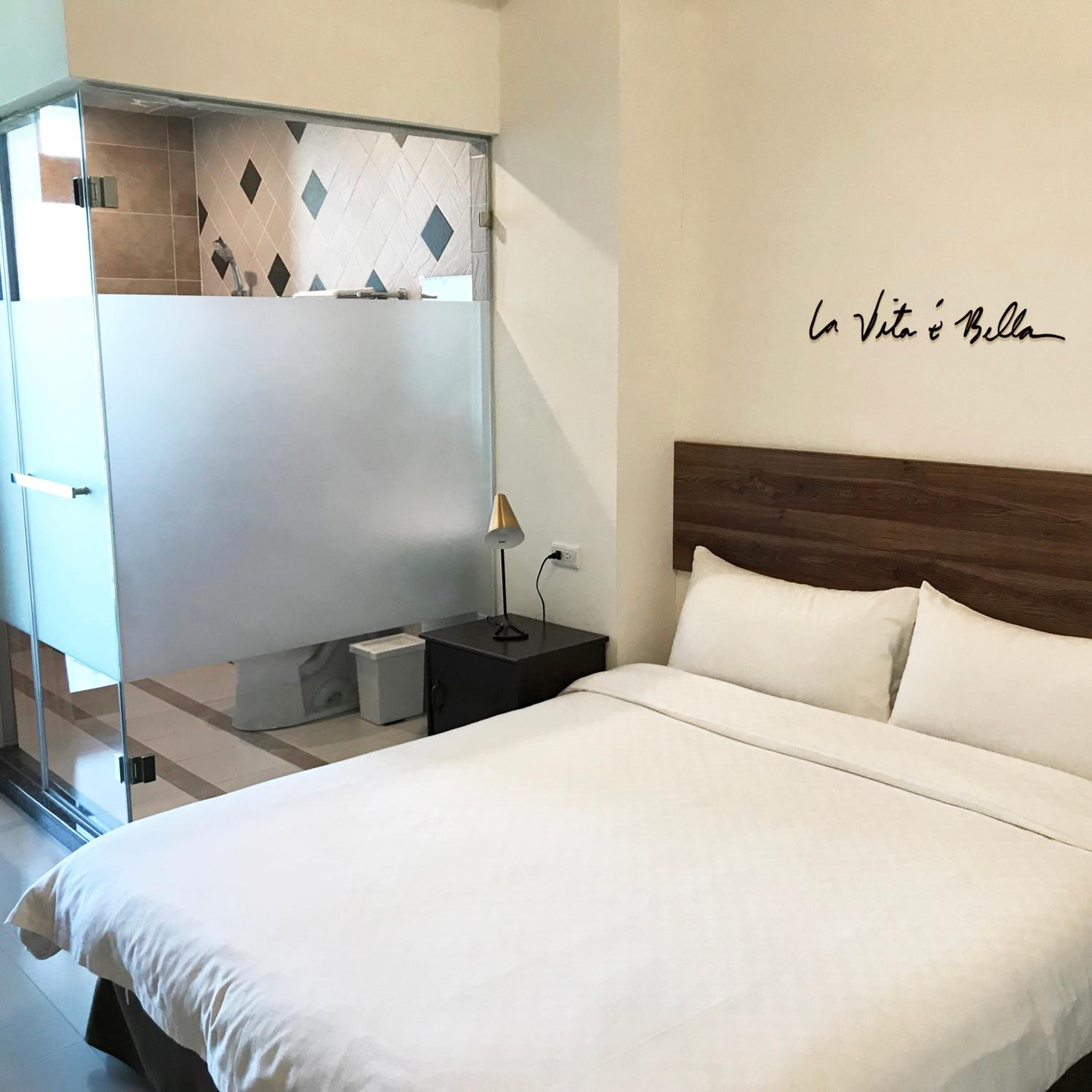 Double Room - Photo 9
