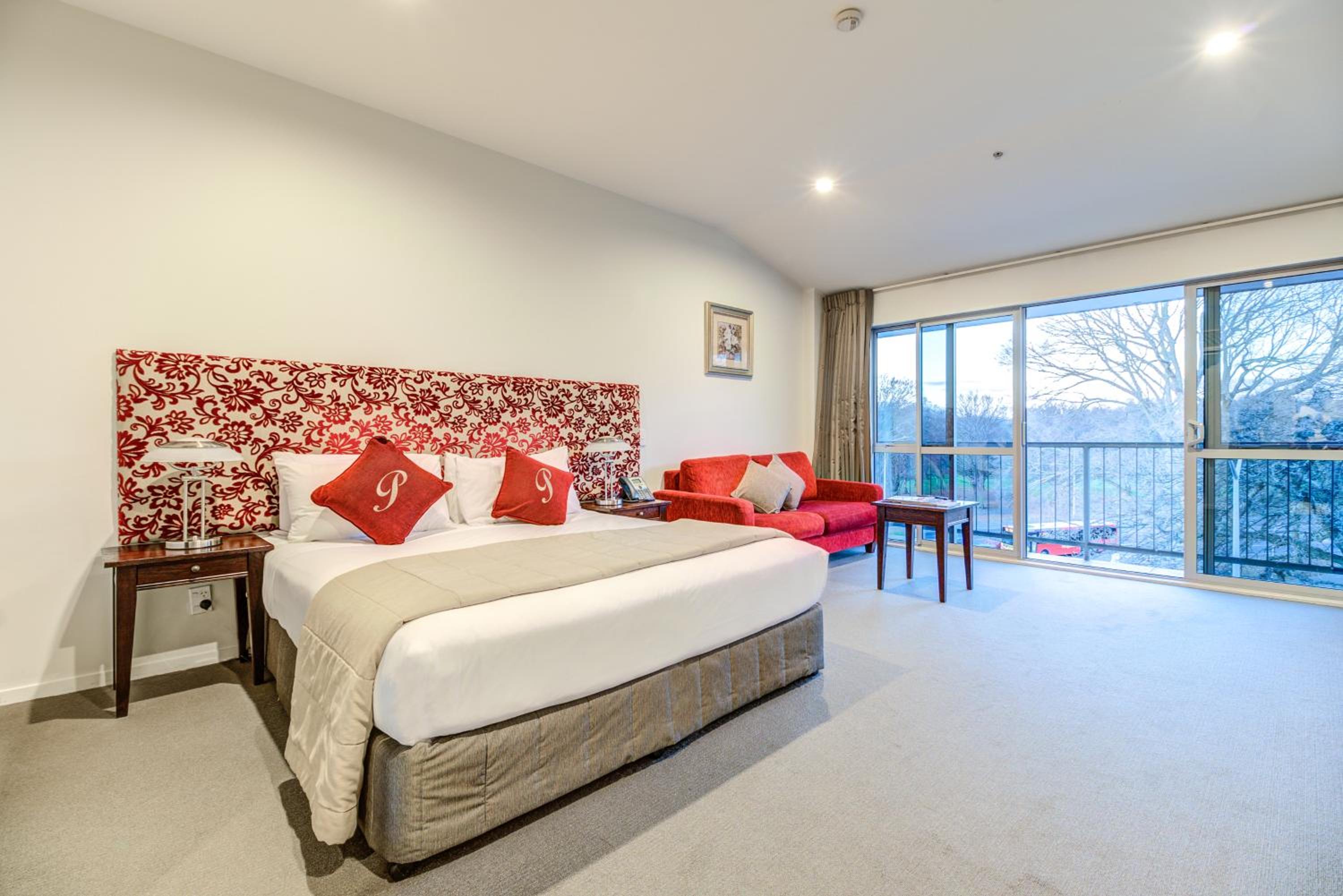 Executive Room - Photo 7
