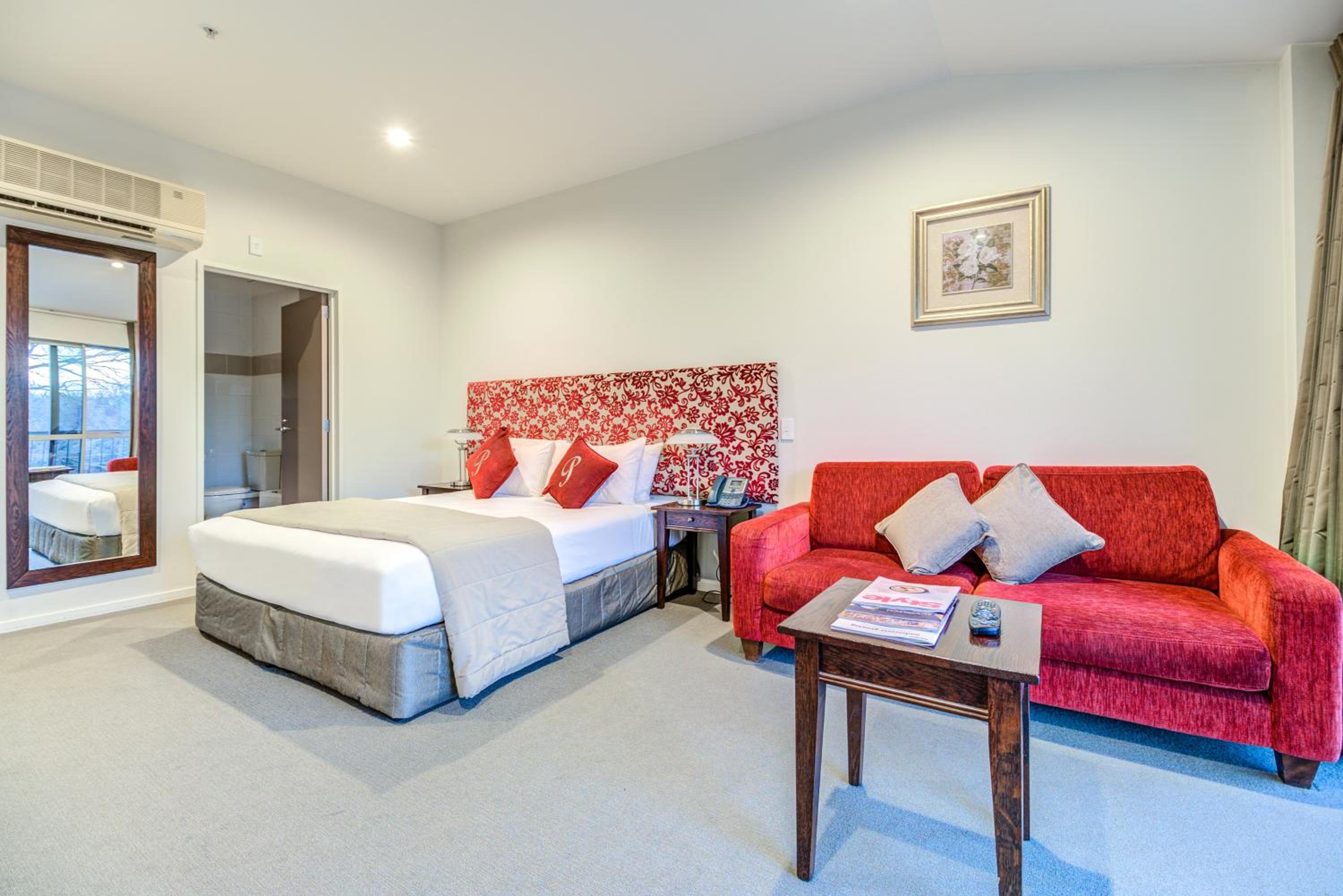 Executive Room - Photo 3