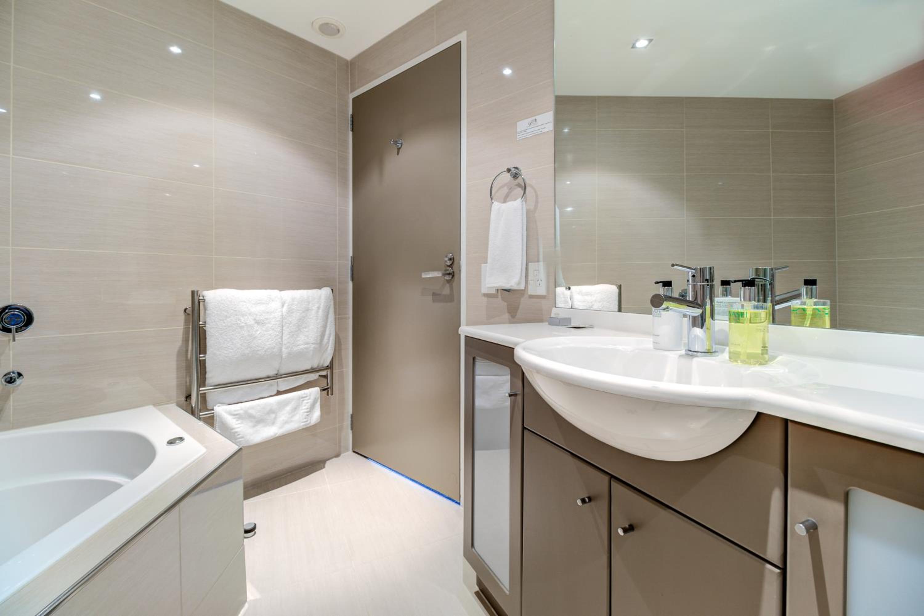 Premier Executive Room - Photo 3