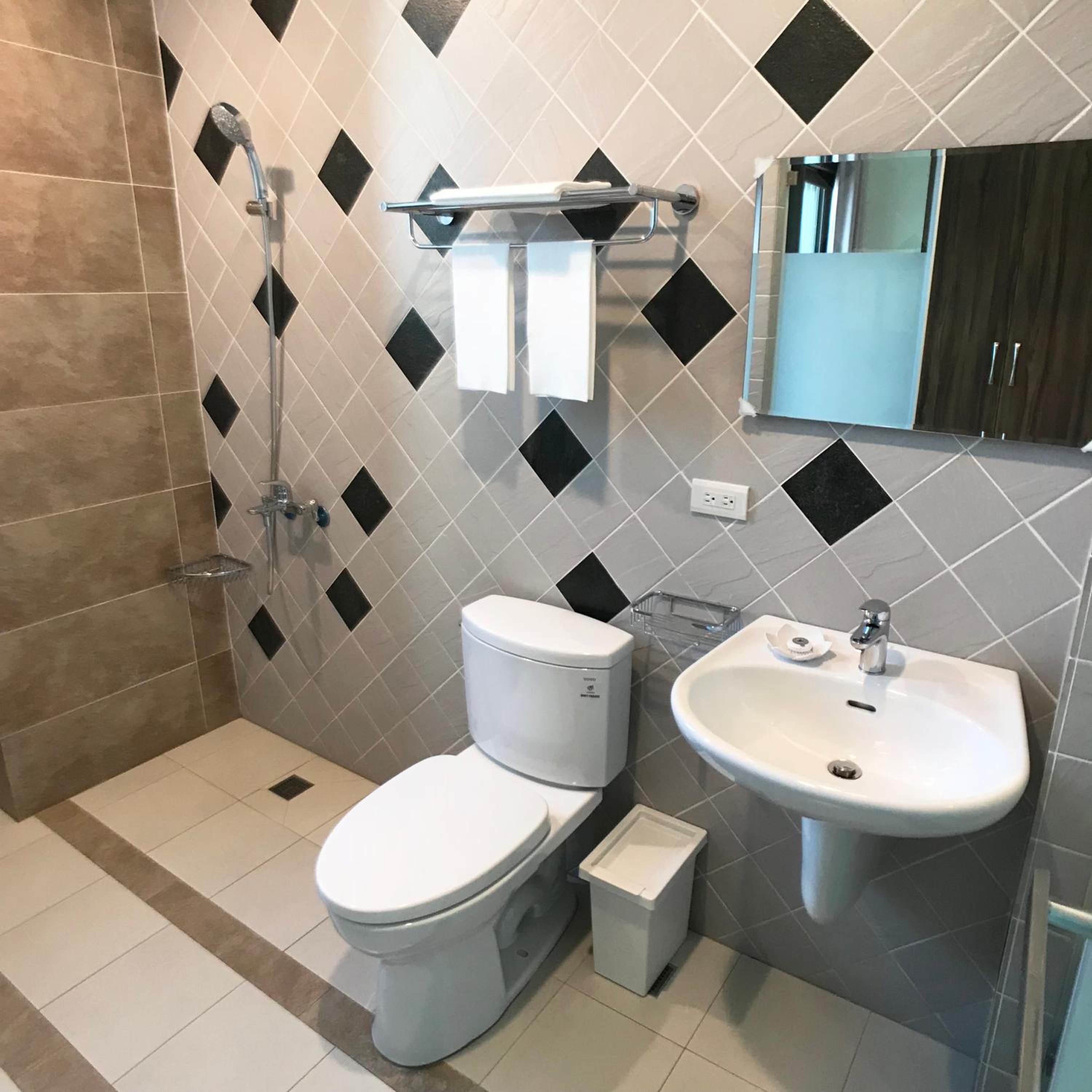 Double Room - Photo 11