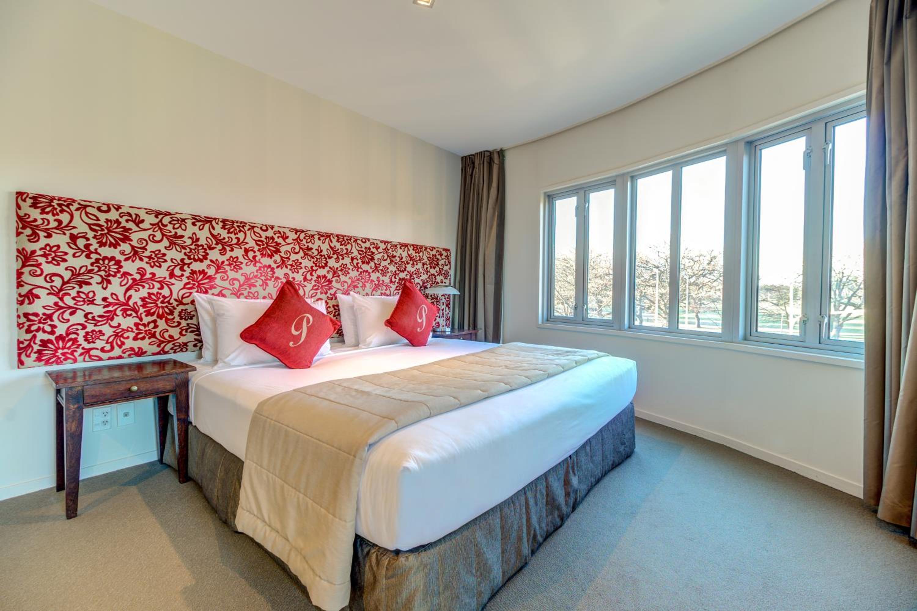 Premier Executive Room - Photo 1
