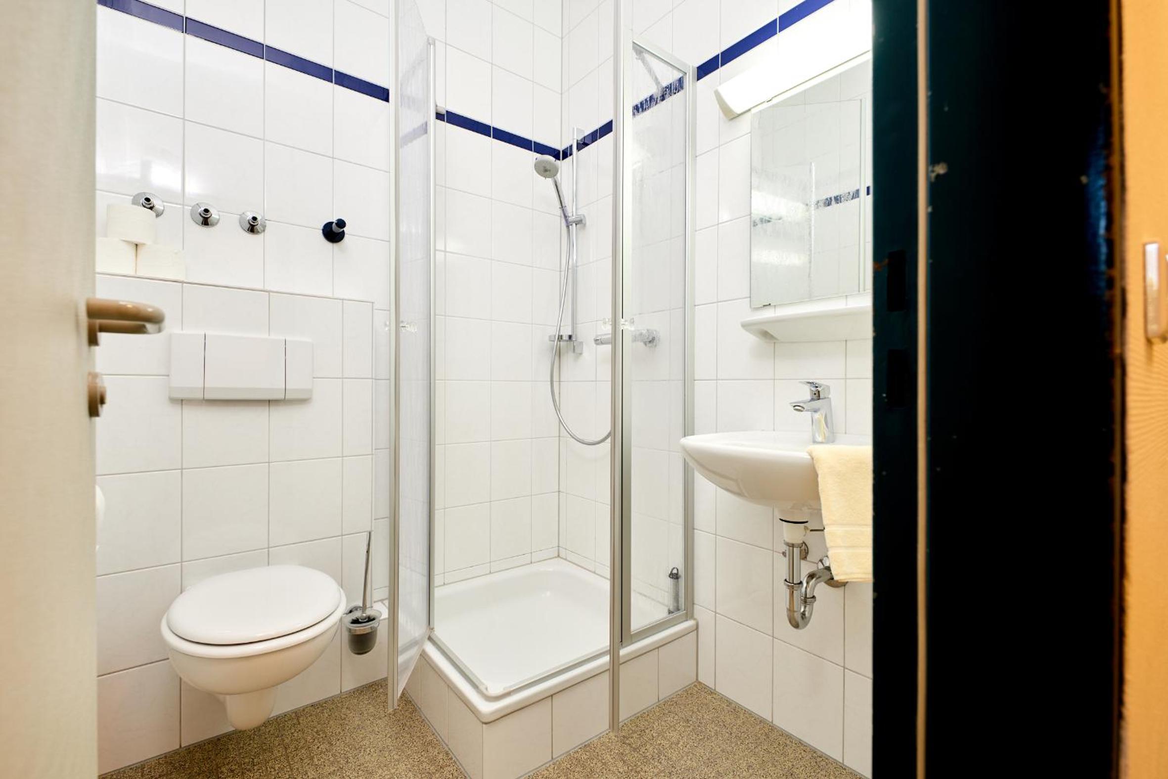 Double or Twin Room with Bathroom photo 2