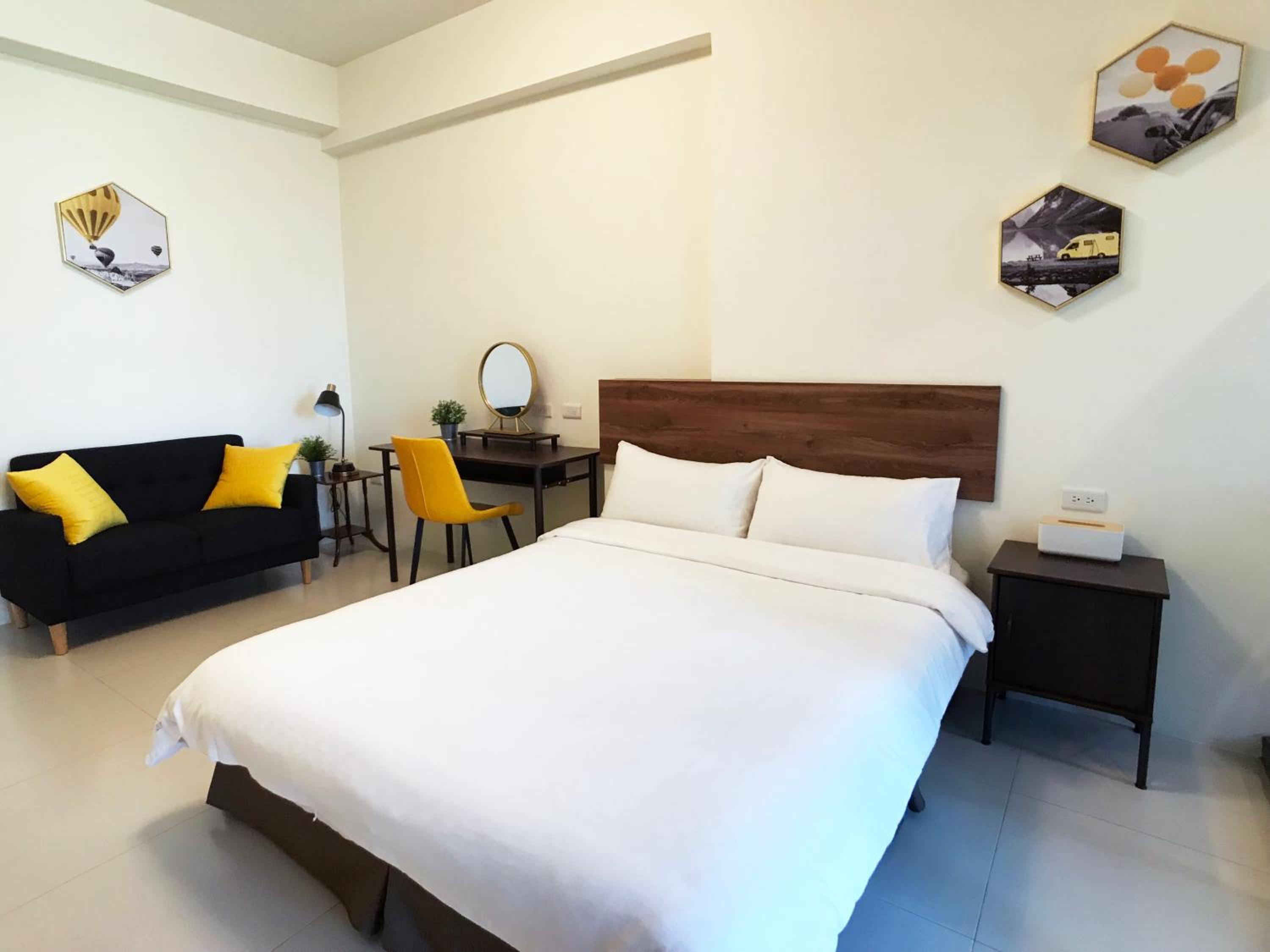 Double Room - Photo 12