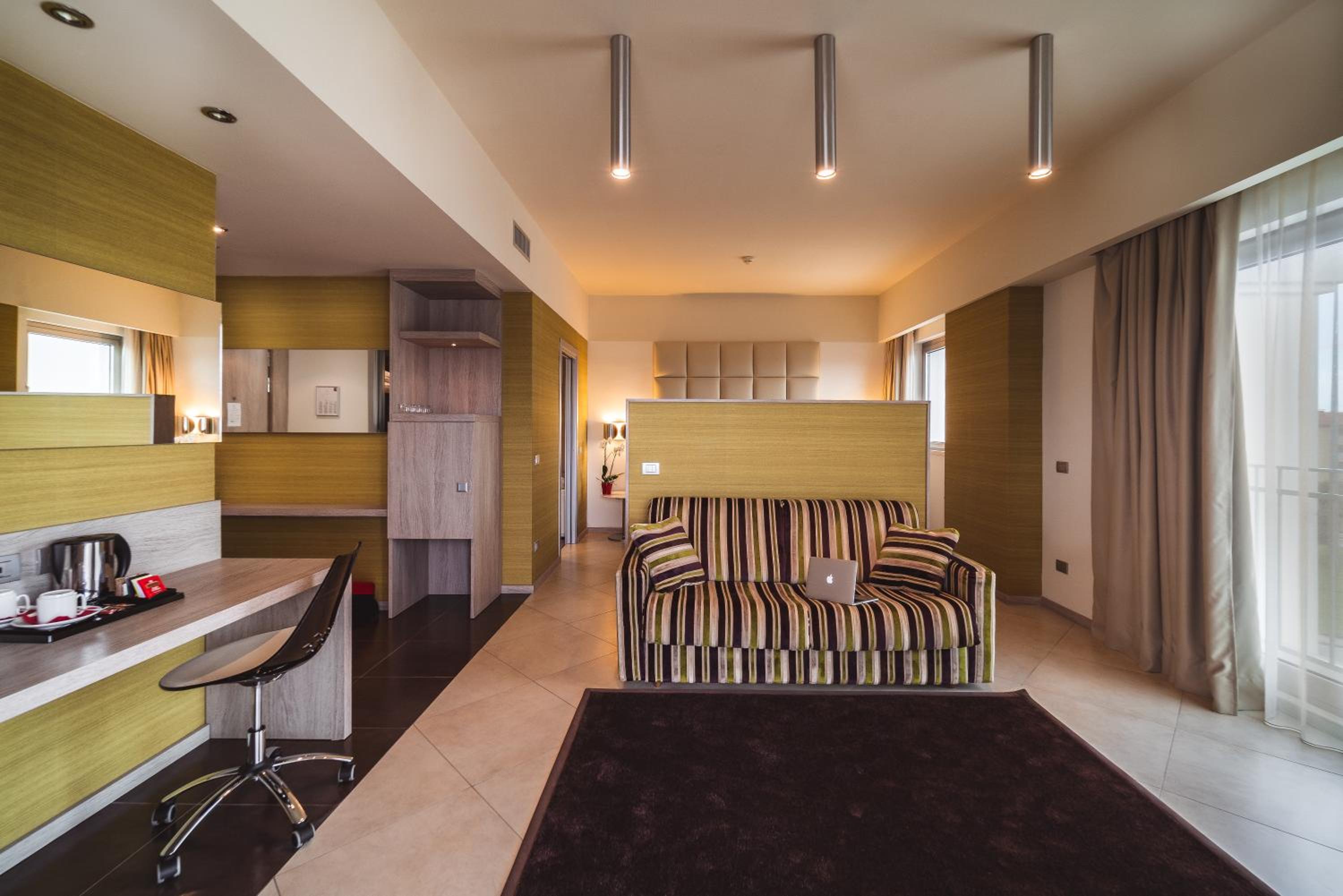 Suite with Jacuzzi - Photo 6