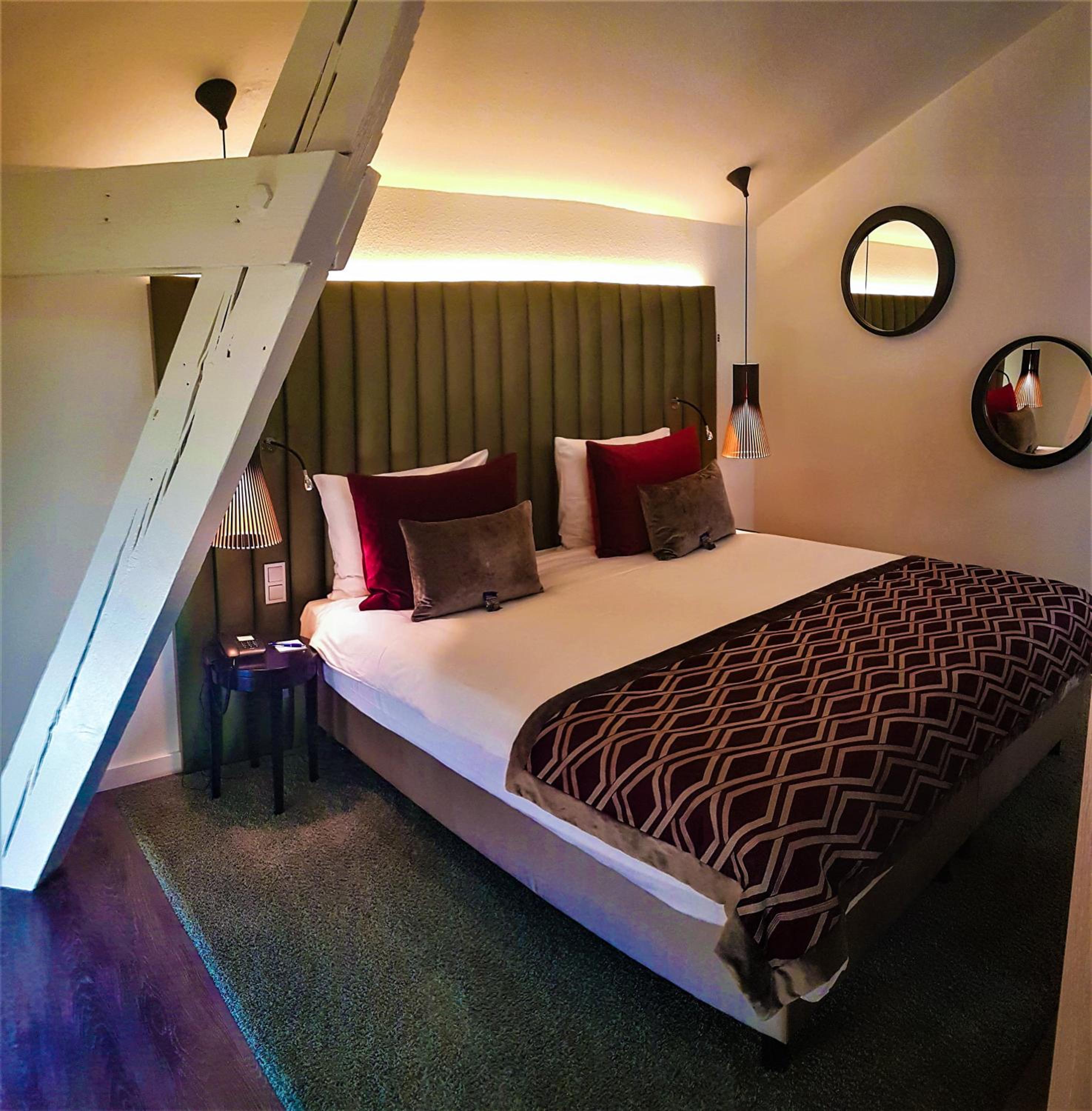 Executive Suite - Photo 9