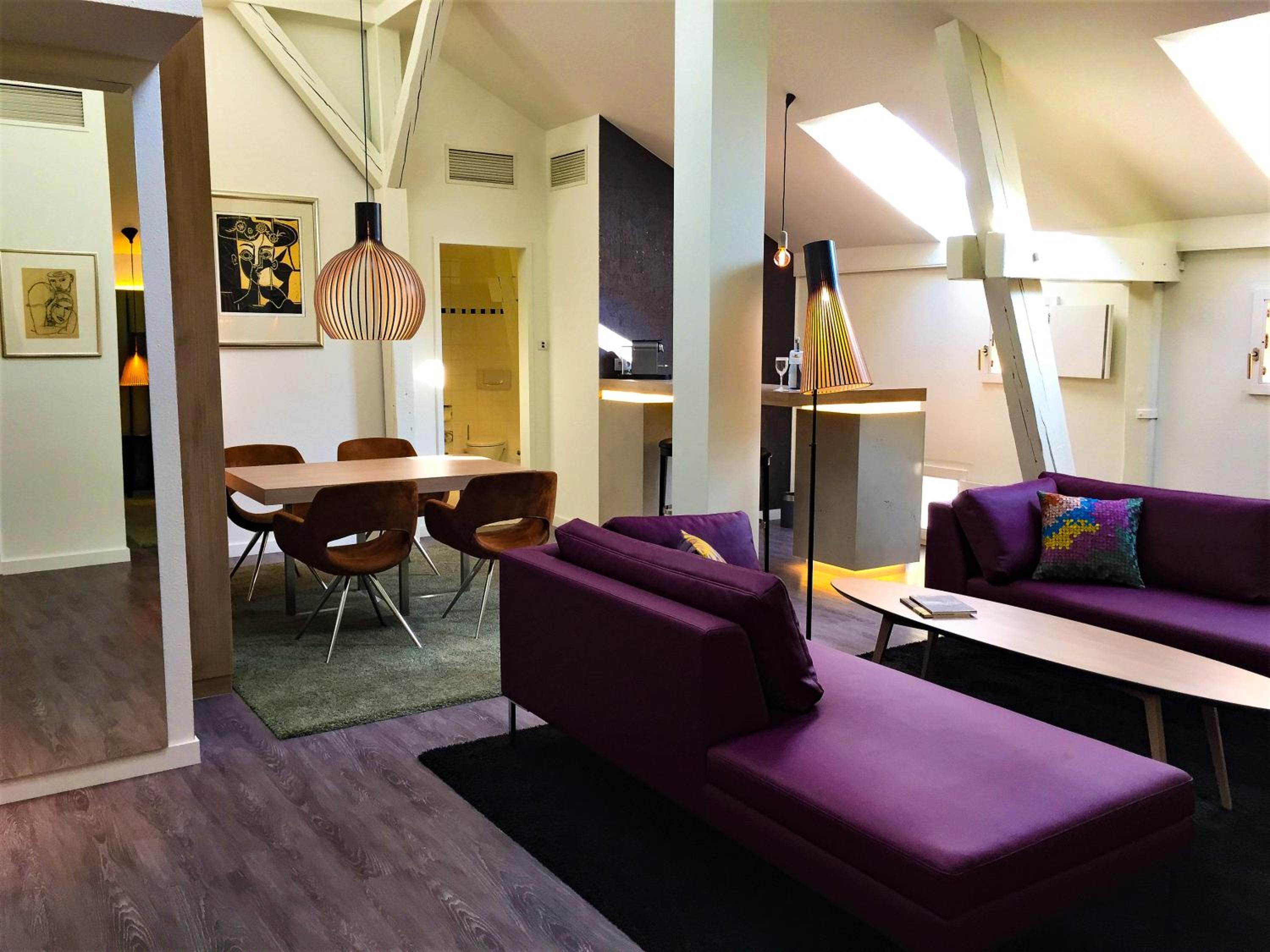 Executive Suite - Photo 10