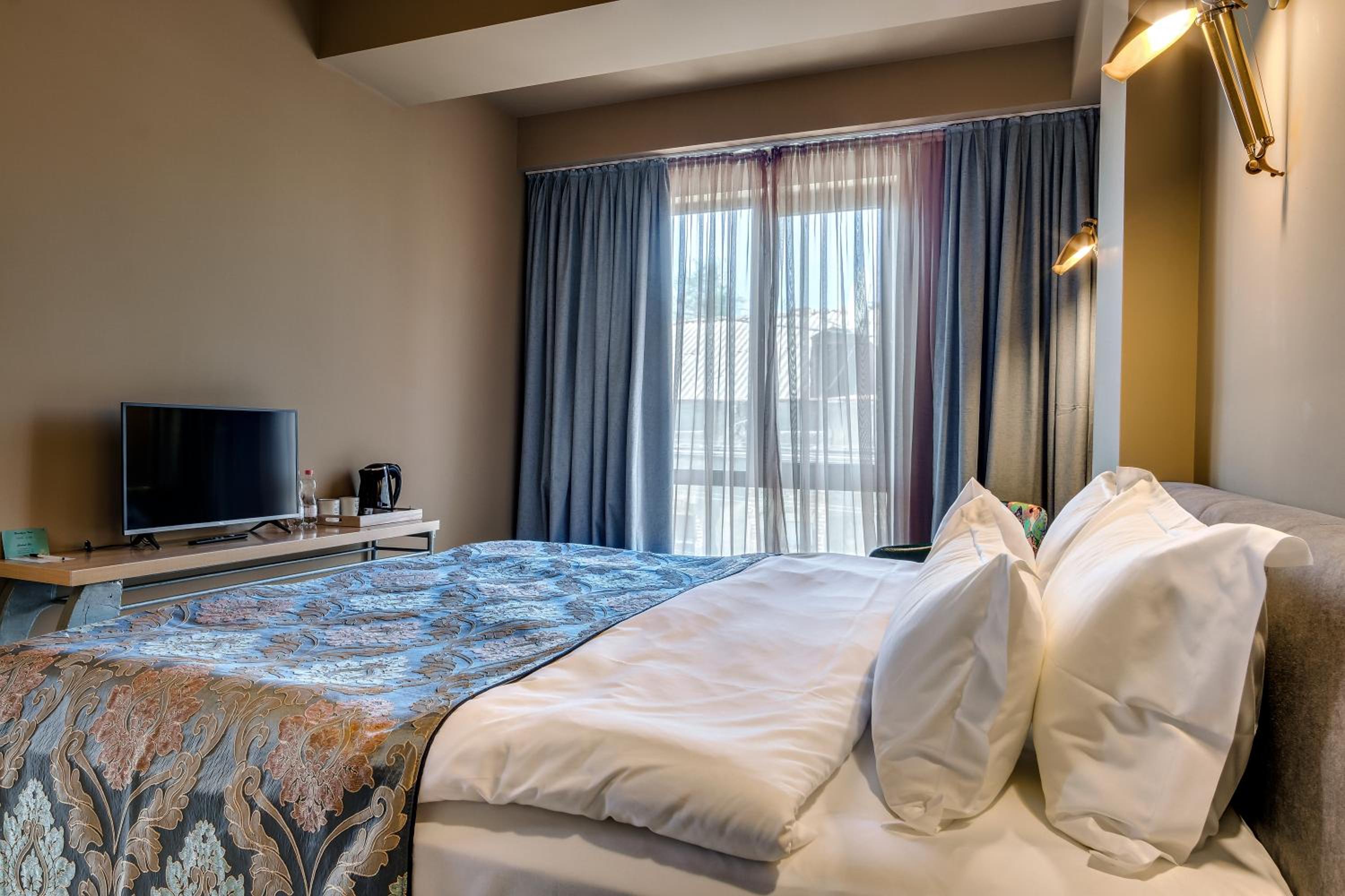 Budget Double Room - Photo 3