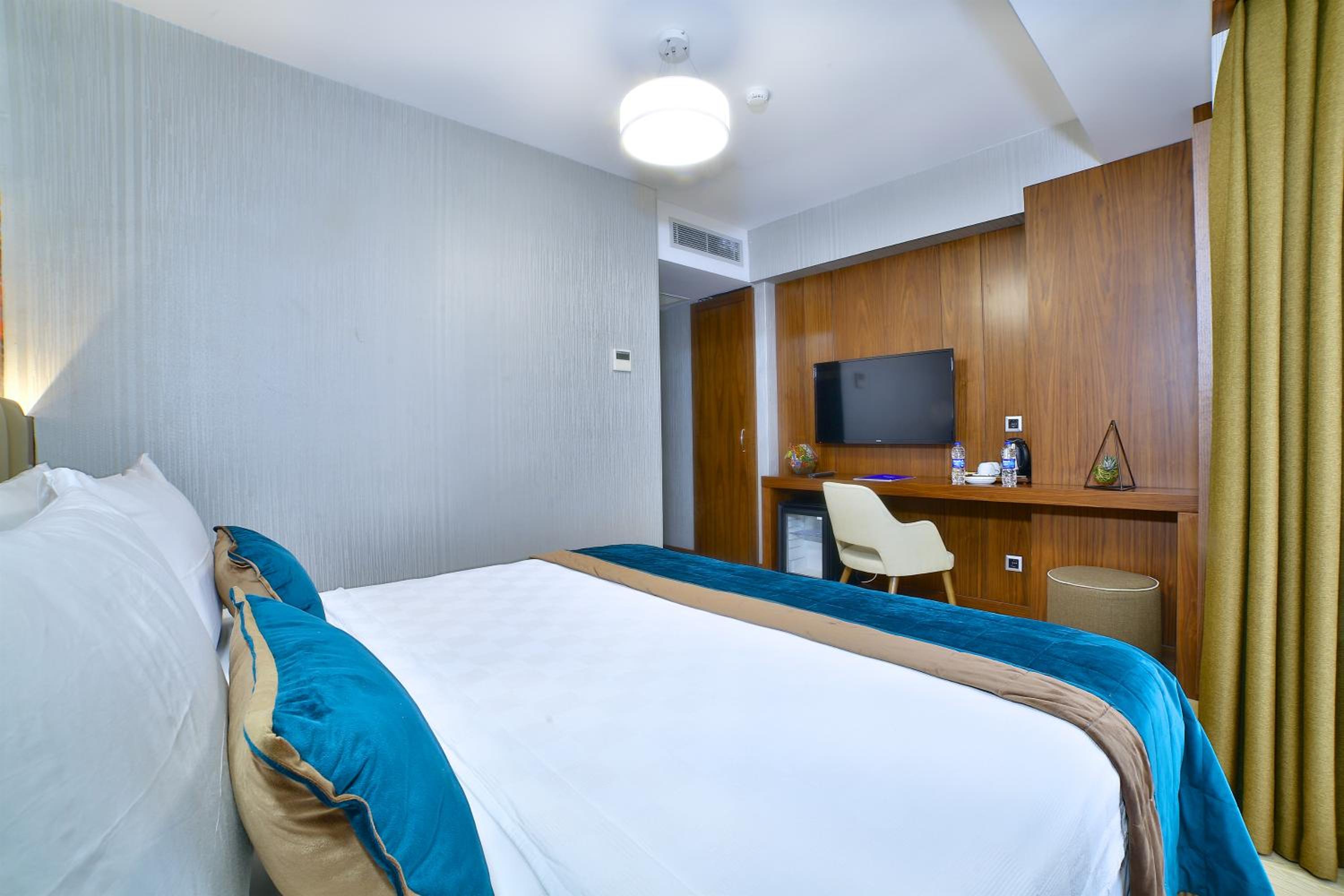 Standart Double Room With Free Airport Transfer (Two Way) photo 3