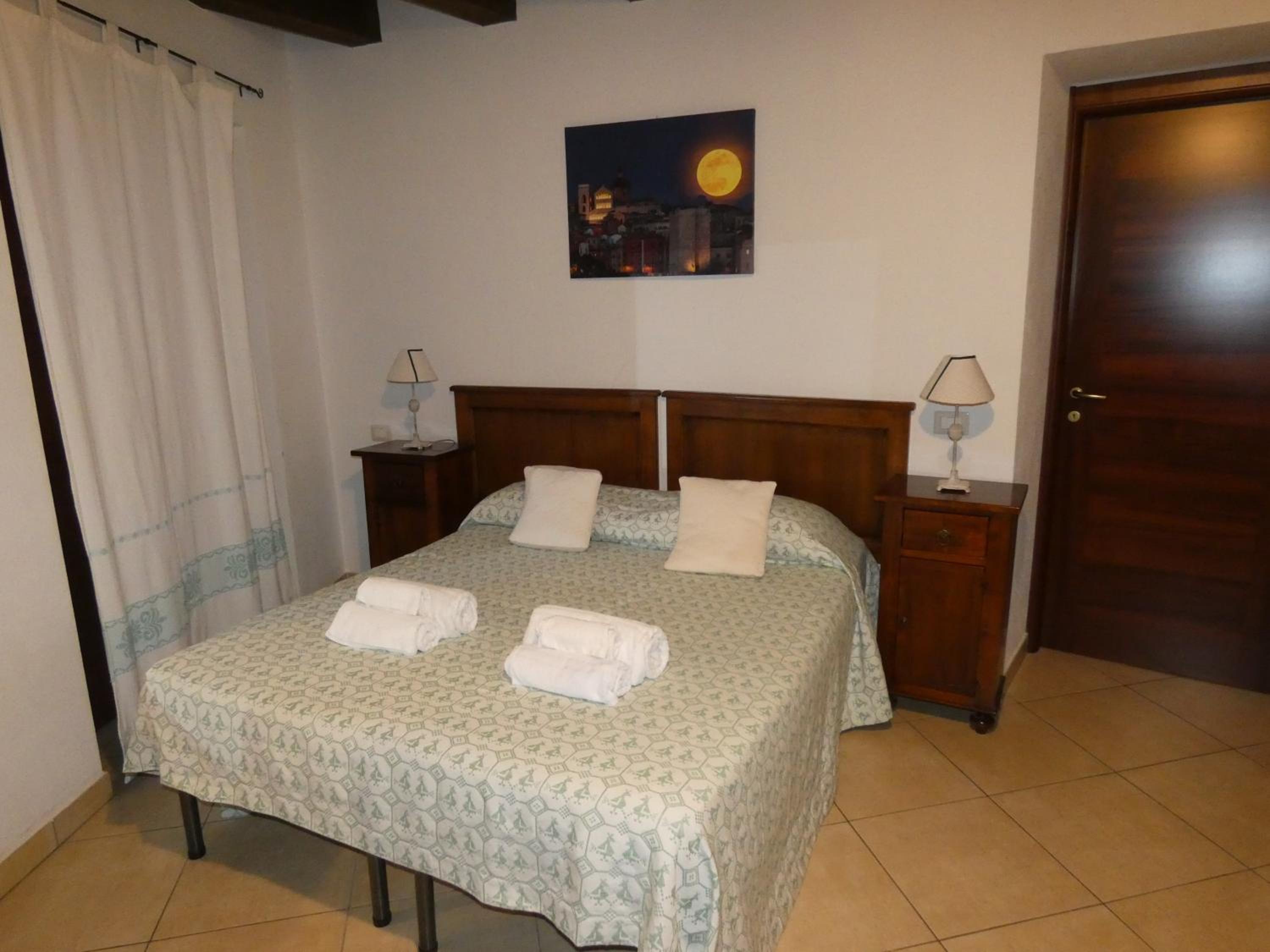 Large Double or Twin Room photo 3