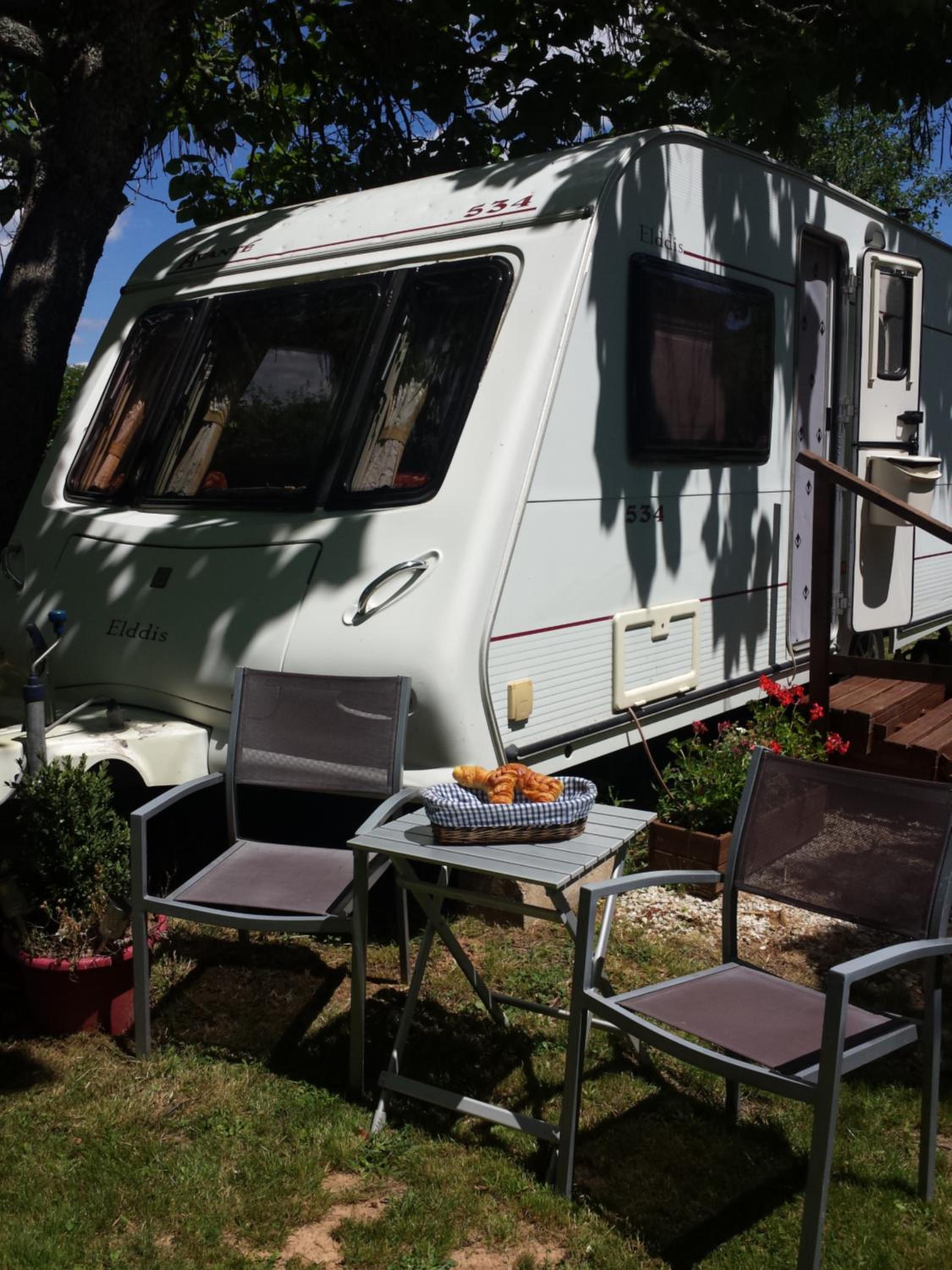 Luxury Caravan photo 2