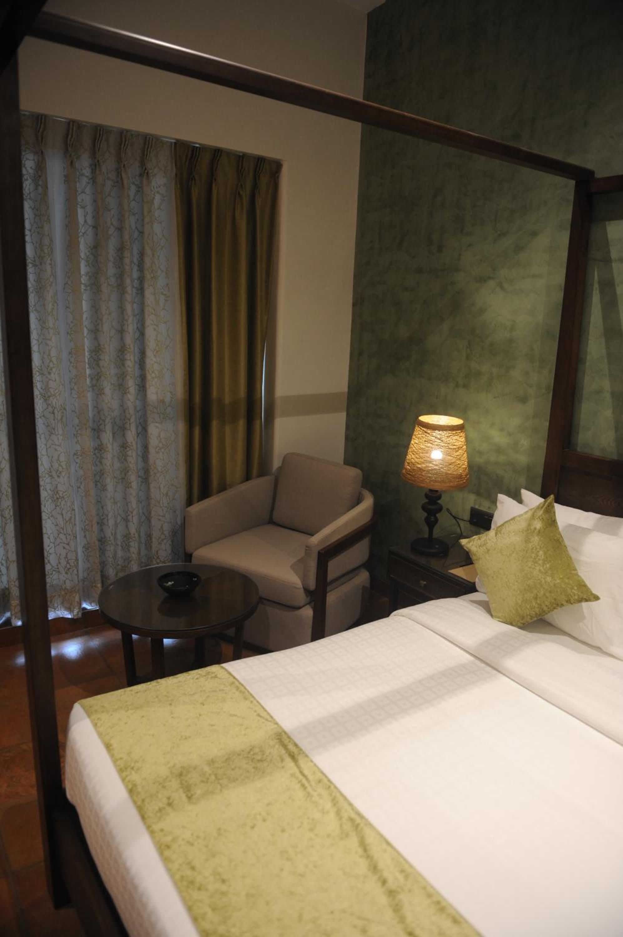 Double Room with Patio - Photo 12