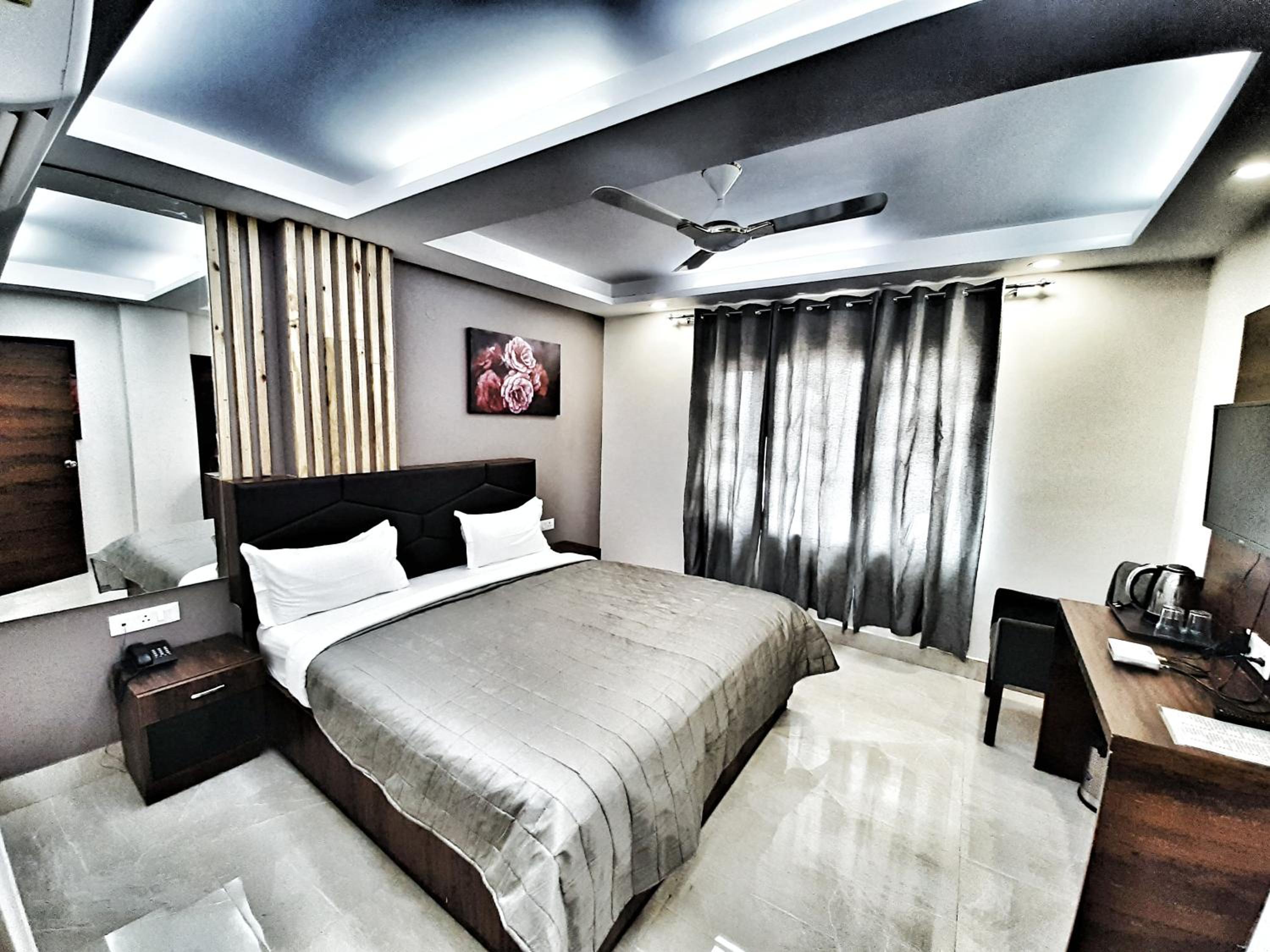 Family Room - Photo 1