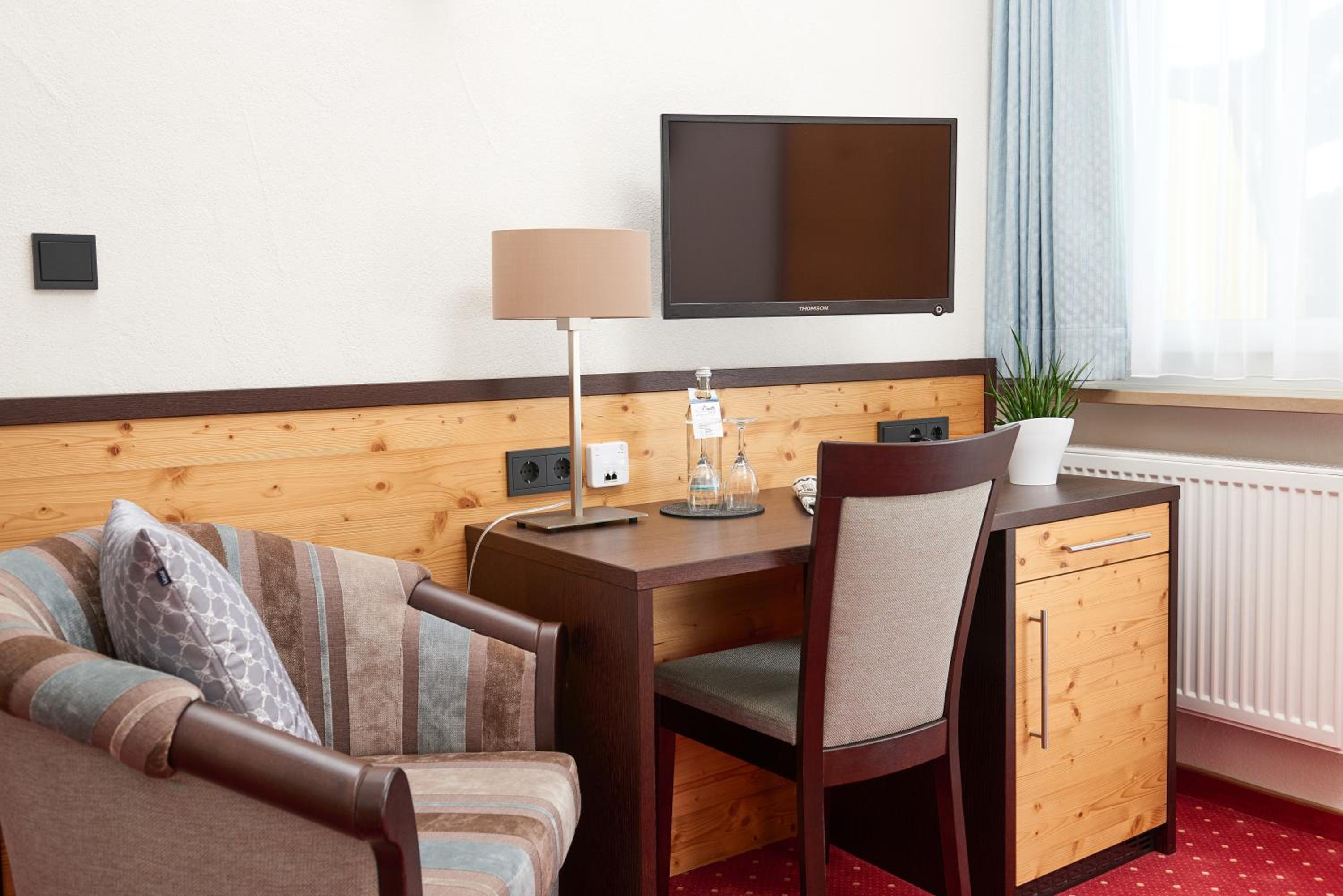 Family Room with Balcony (2 Adults + 1 Child)