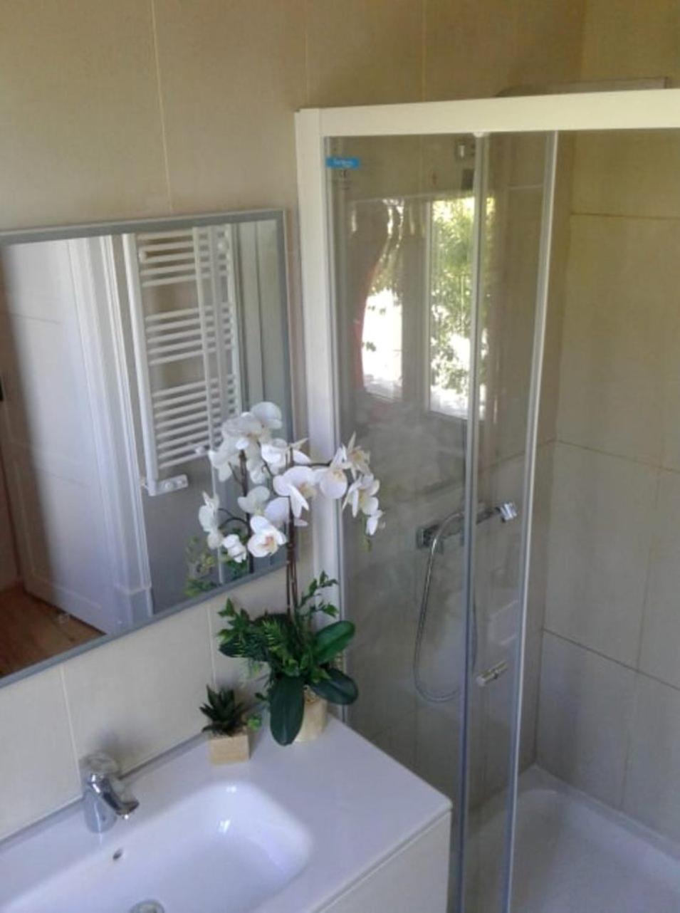 Two-Bedroom Apartment - Photo 2