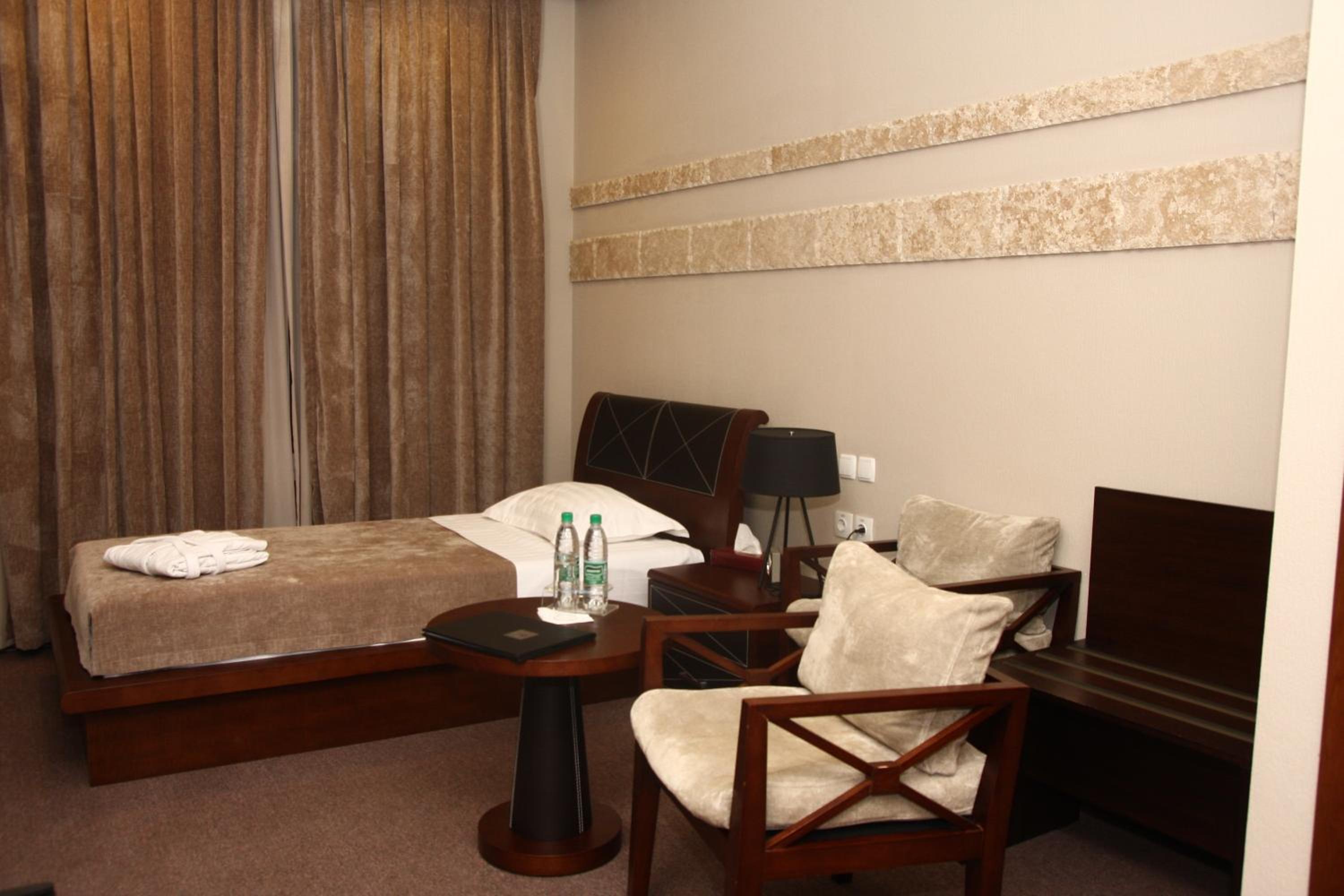 Single Room photo 3