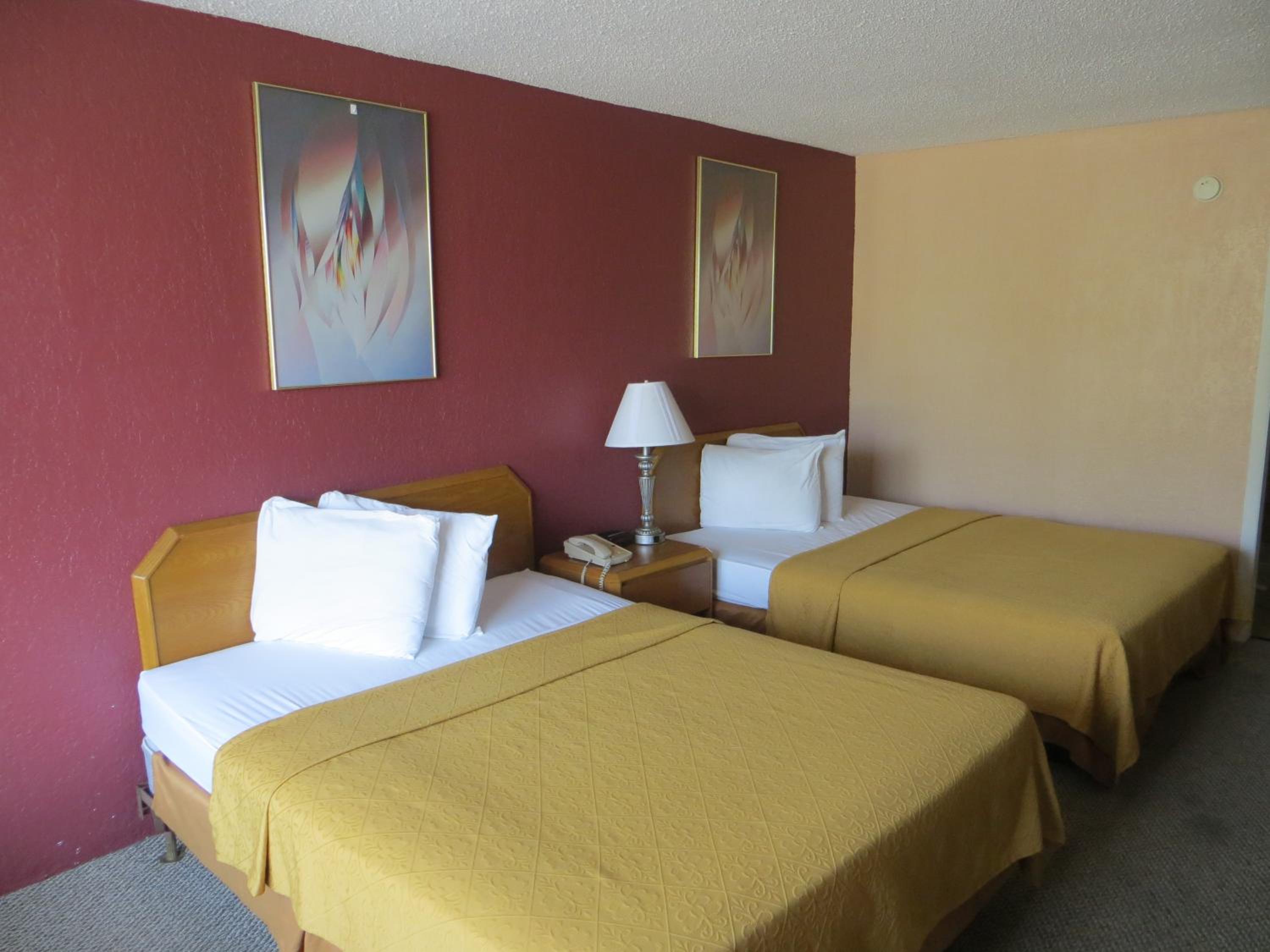 Double Room with Two Double Beds - Non-Smoking - Photo 2
