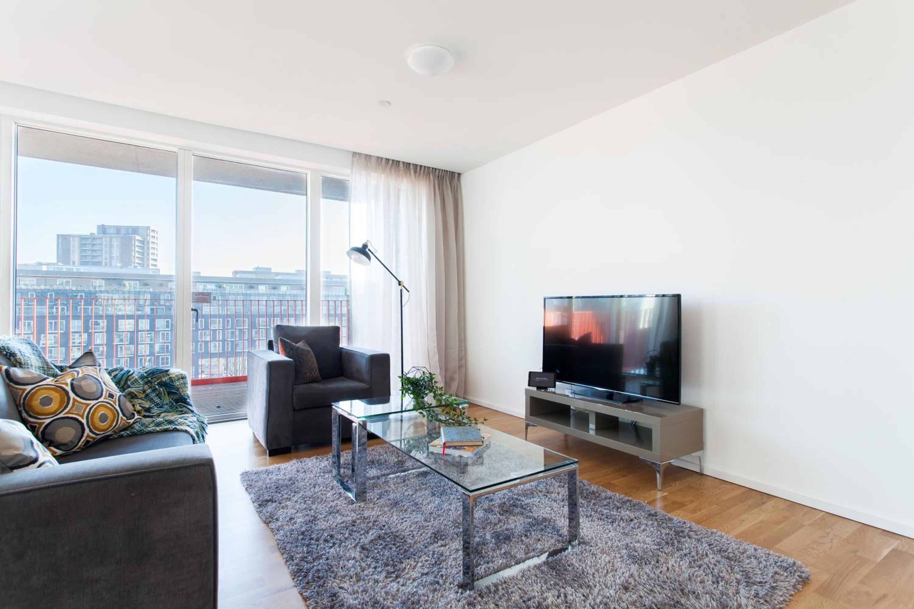 Three-Bedroom Apartment photo 3