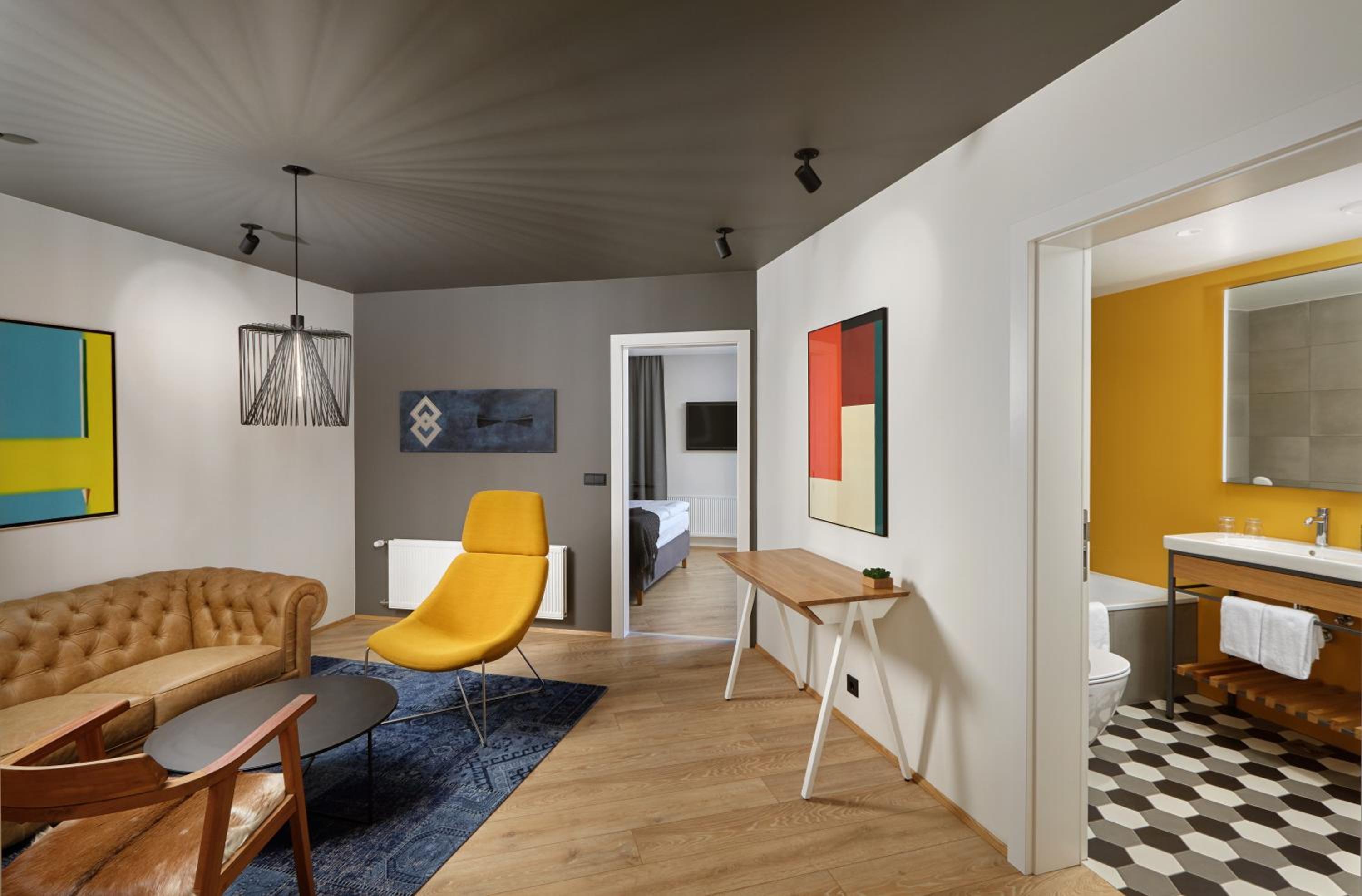 King Suite - Photo 10