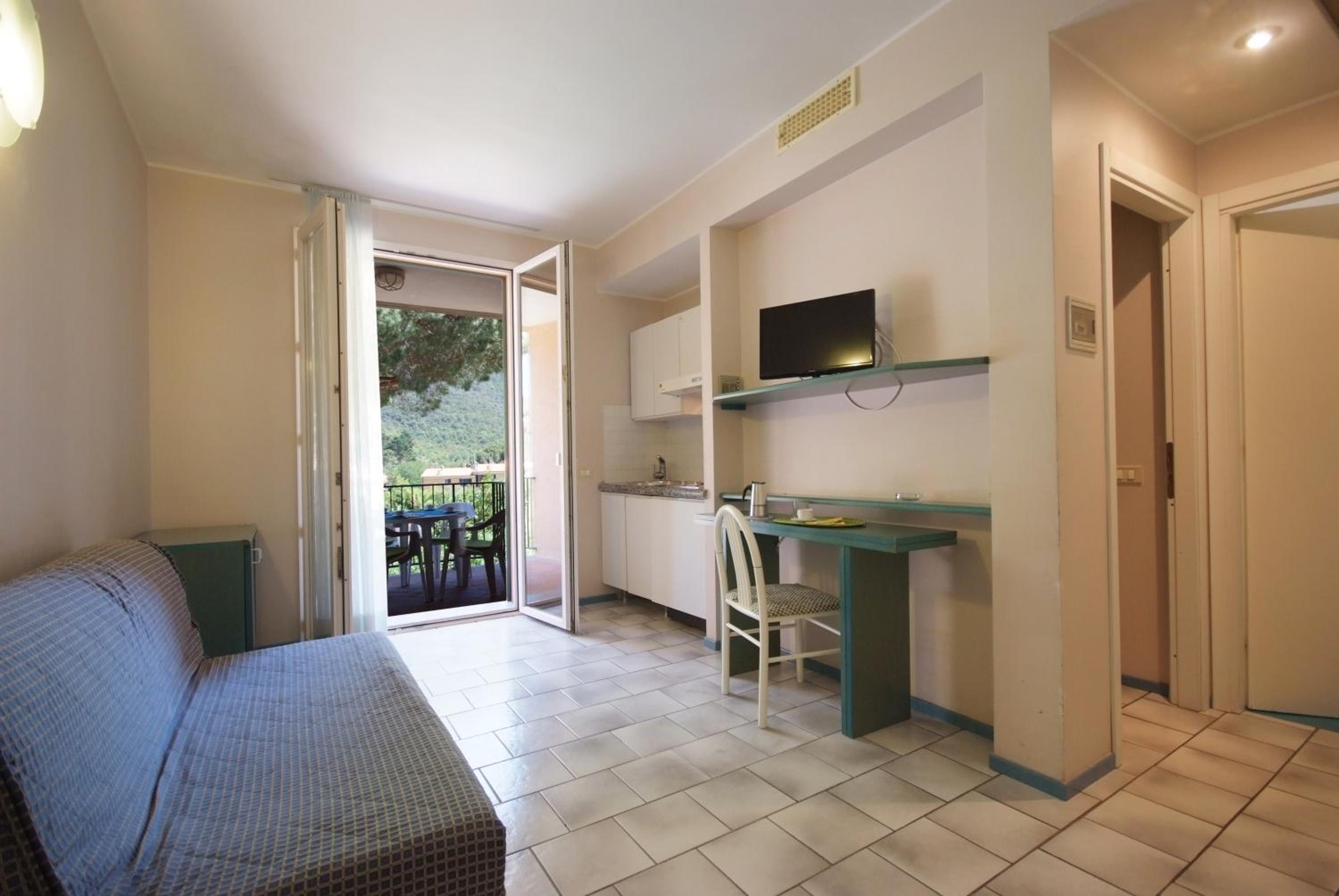 One-Bedroom Apartment photo 1