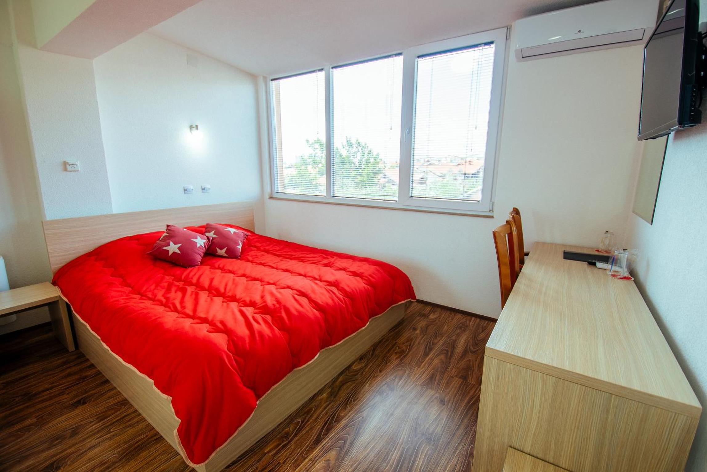 Double or Twin Room - Photo 3