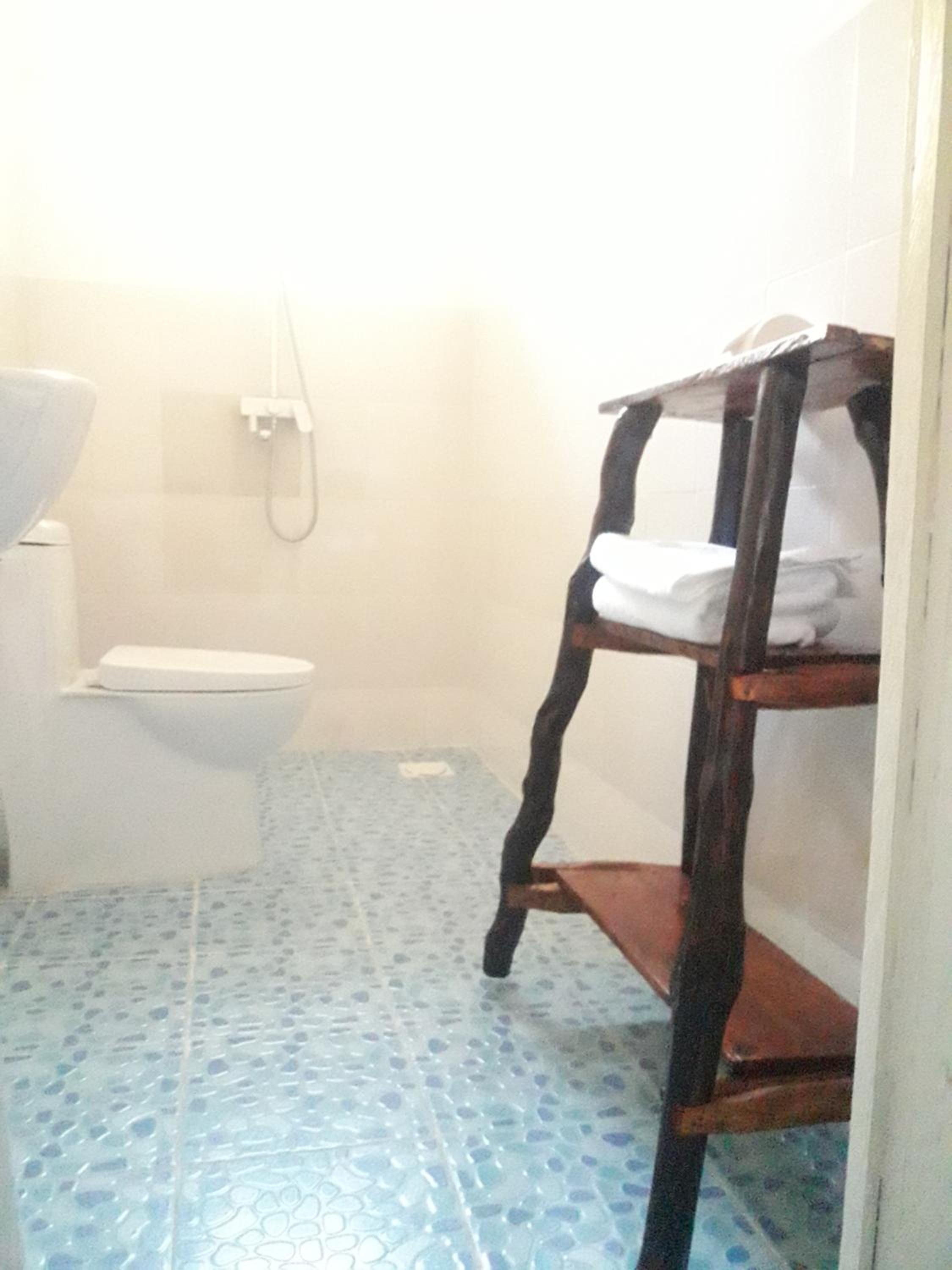 Double Room with Private Bathroom - Photo 14