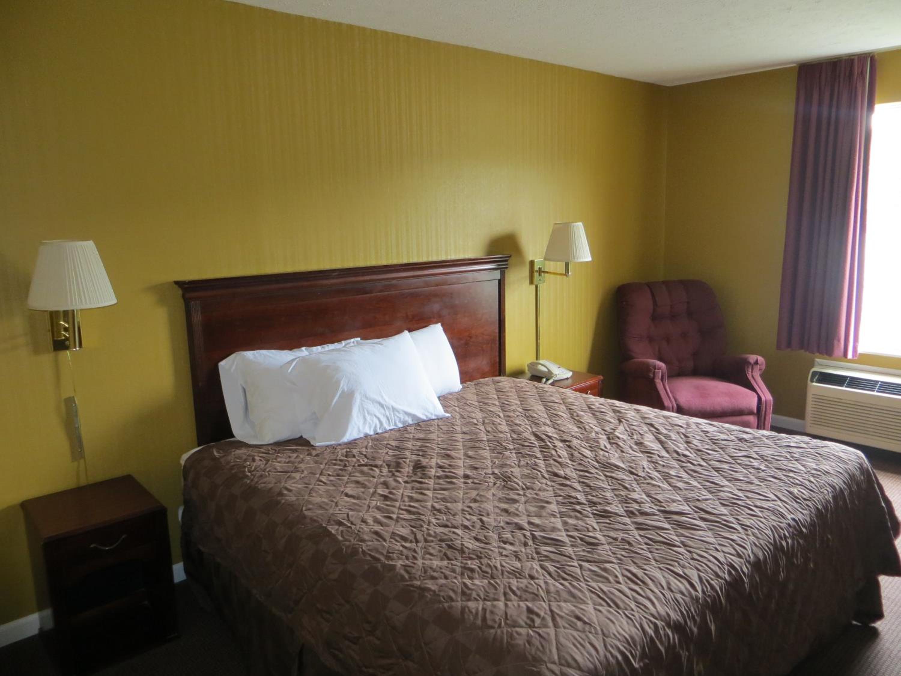 King Room - Non-Smoking - Photo 1