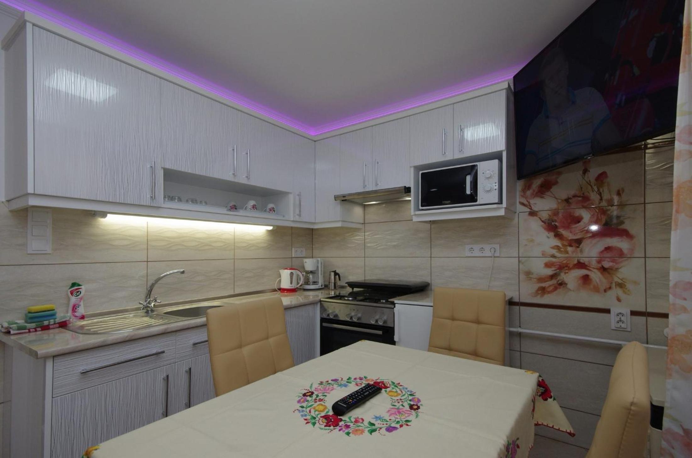 Deluxe Studio Apartment photo 2