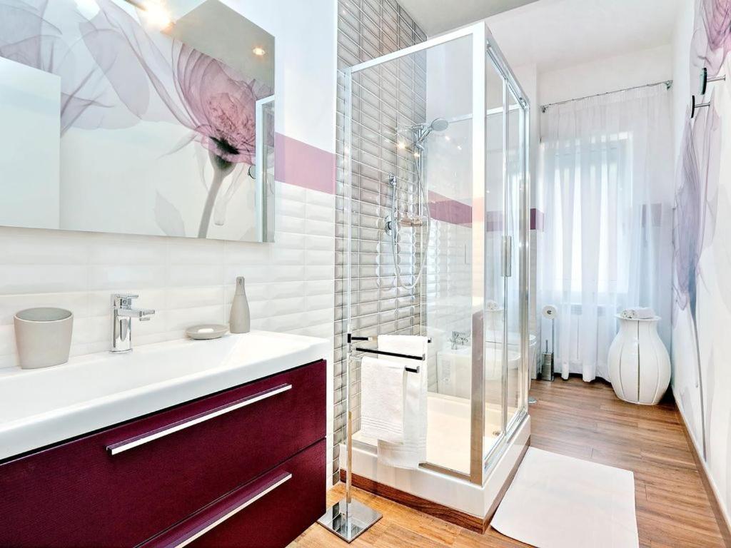 Deluxe Apartment photo 2