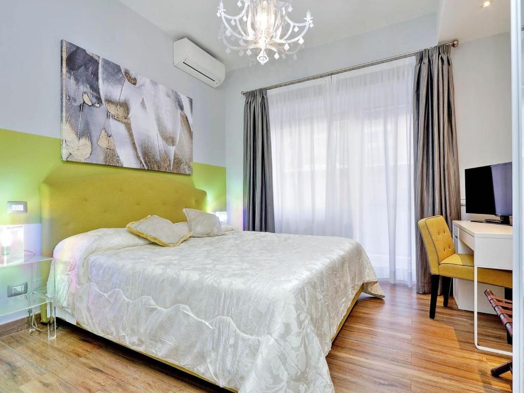 Deluxe Apartment photo 2