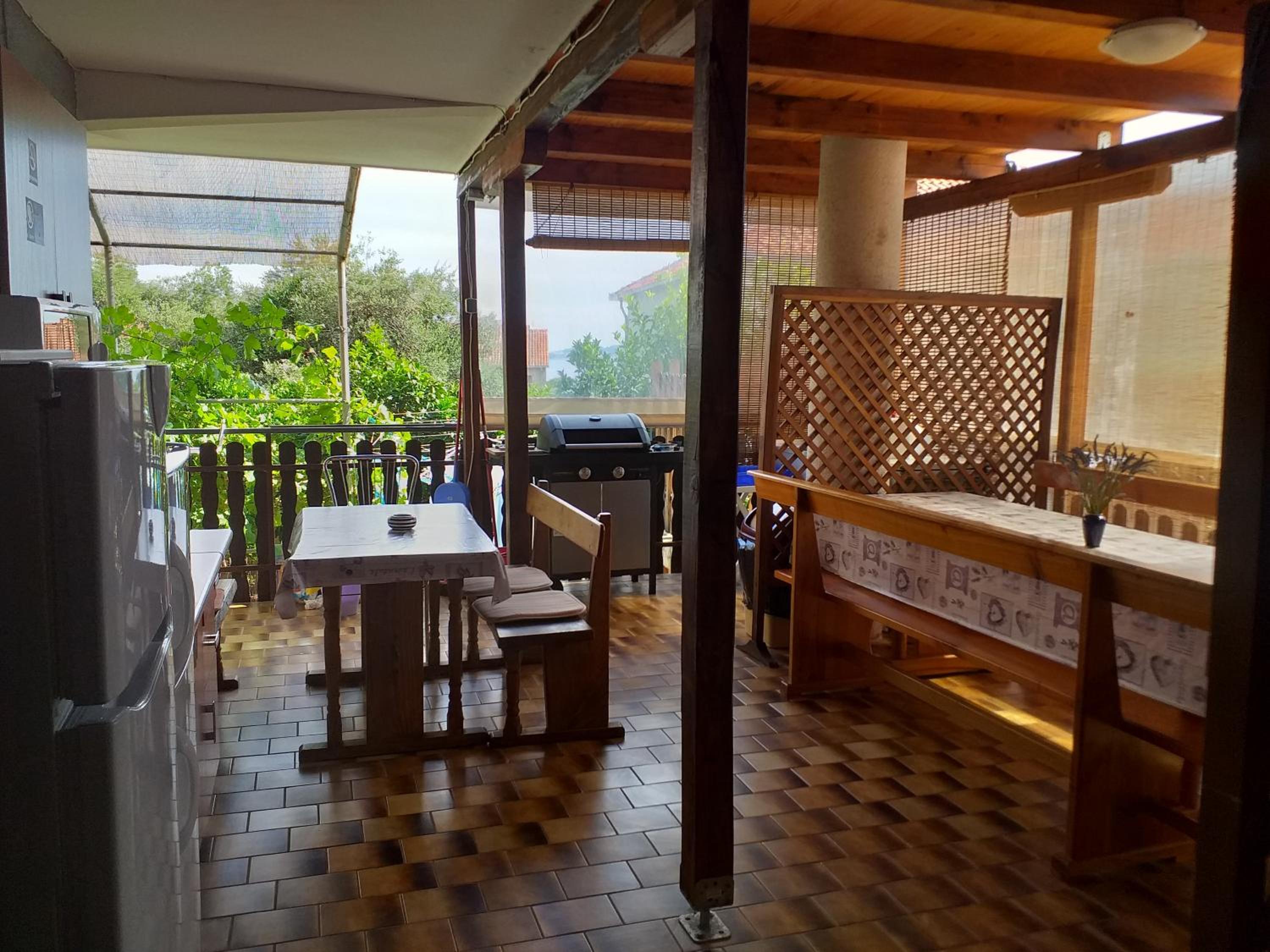 Apartment with Terrace - Photo 3