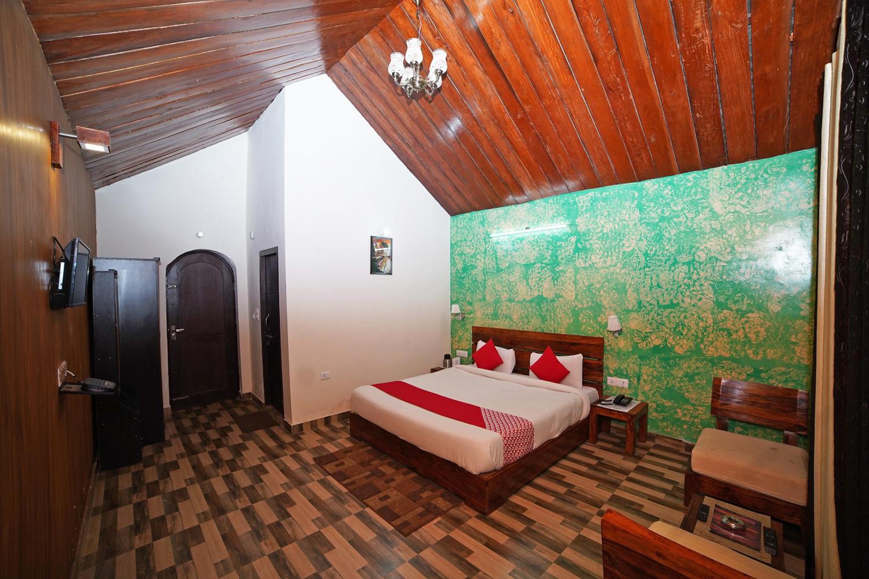 Deluxe Triple Room - Photo 12