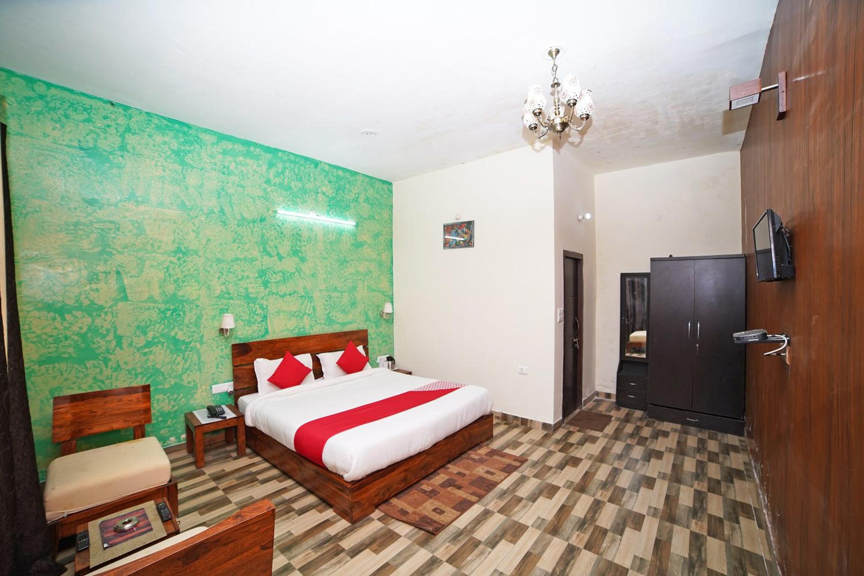Deluxe Triple Room - Photo 5