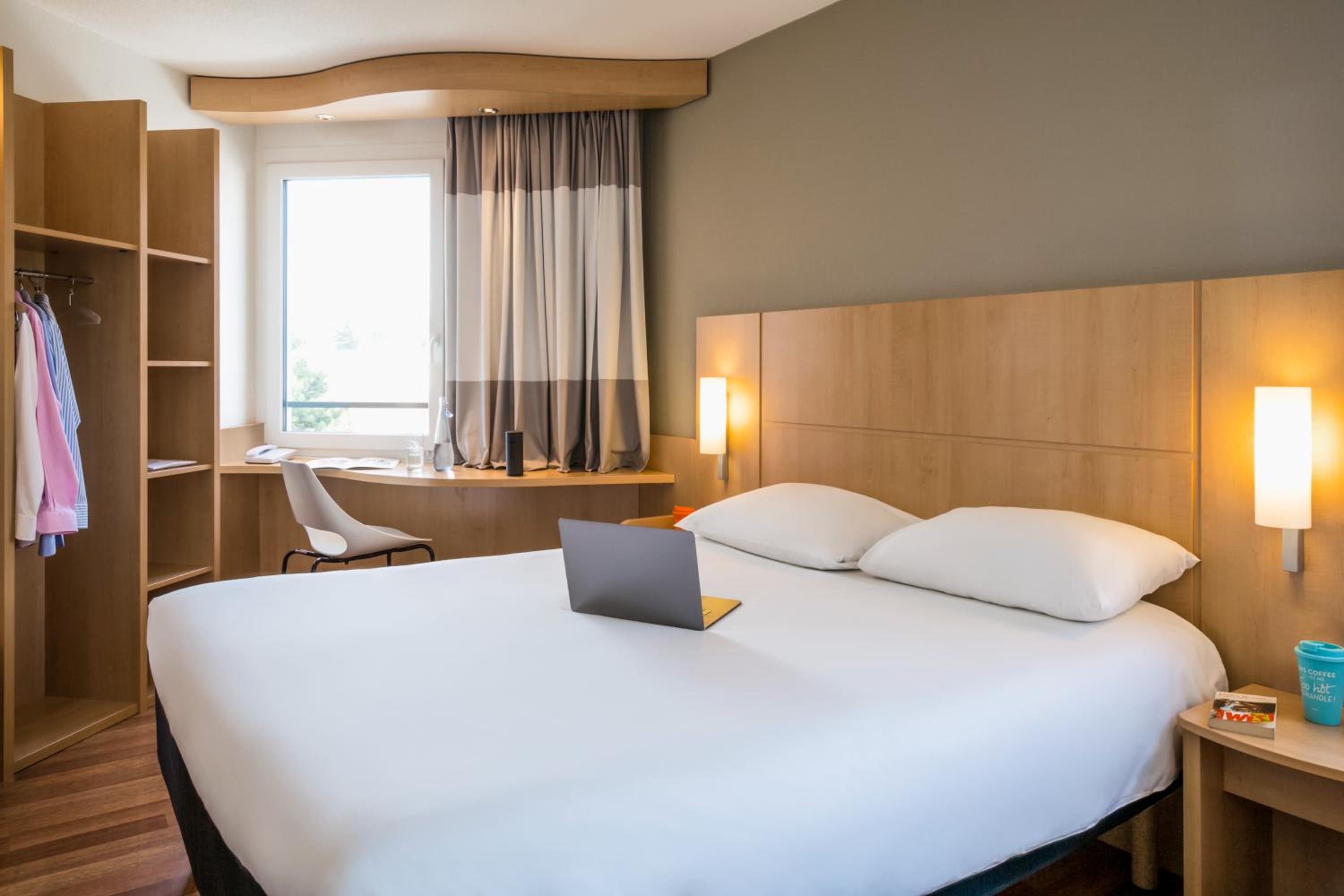 Standard Double Room - Photo 2