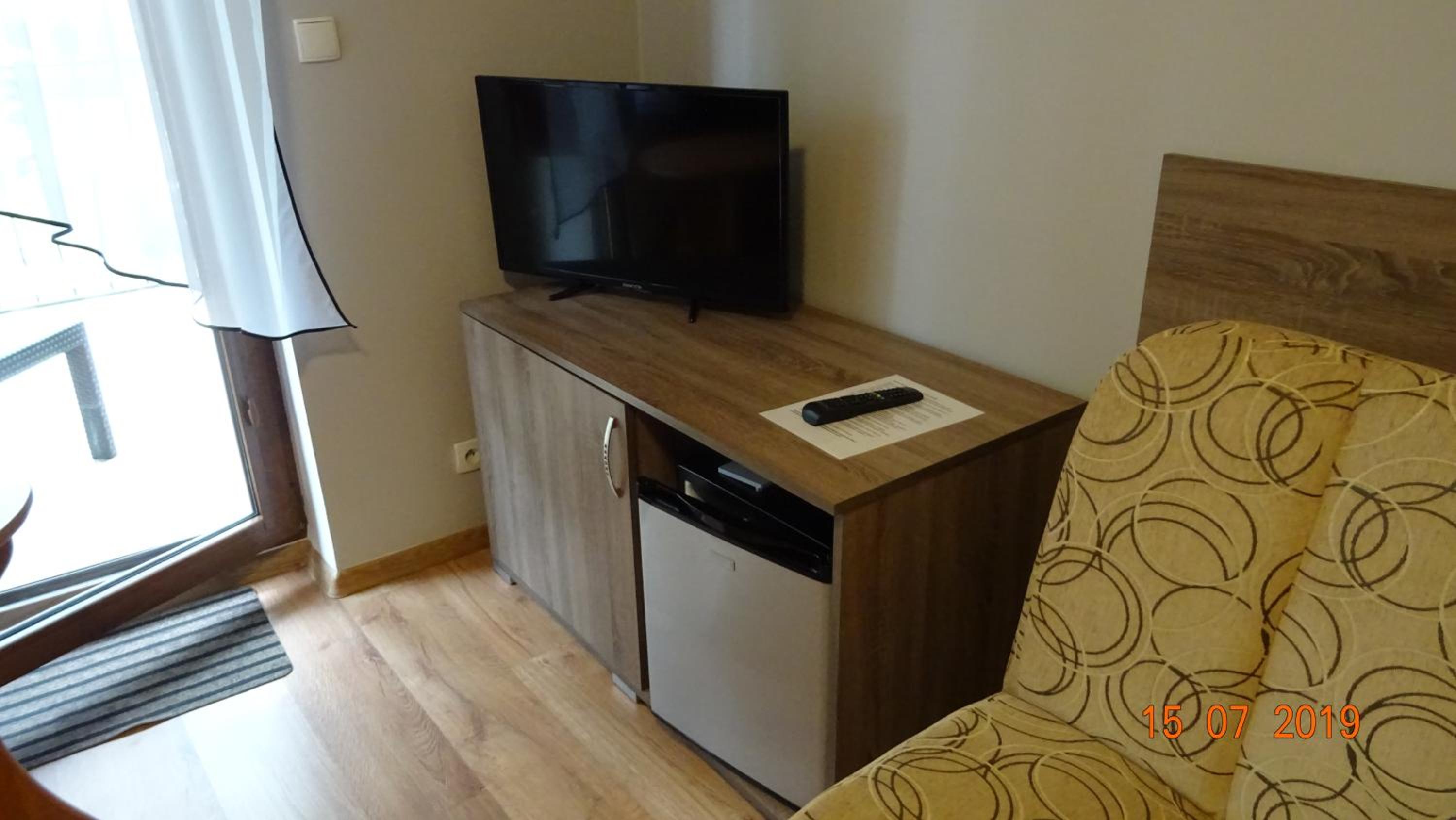 Quadruple Room with Balcony - Photo 5