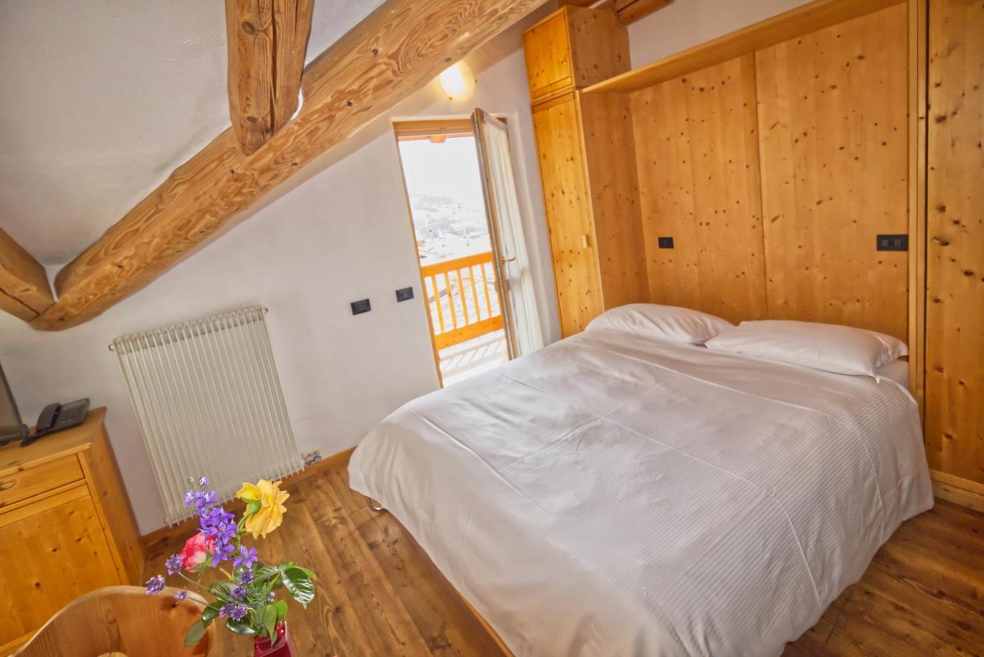 Attic Studio Apartment  photo 1