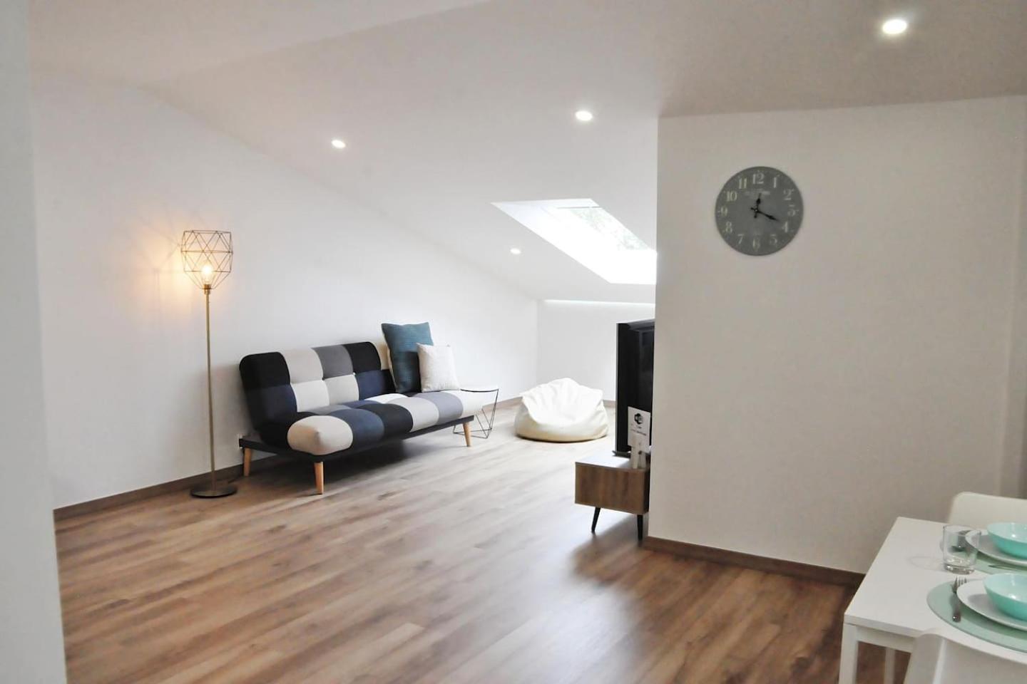 Two-Bedroom Apartment - Photo 7