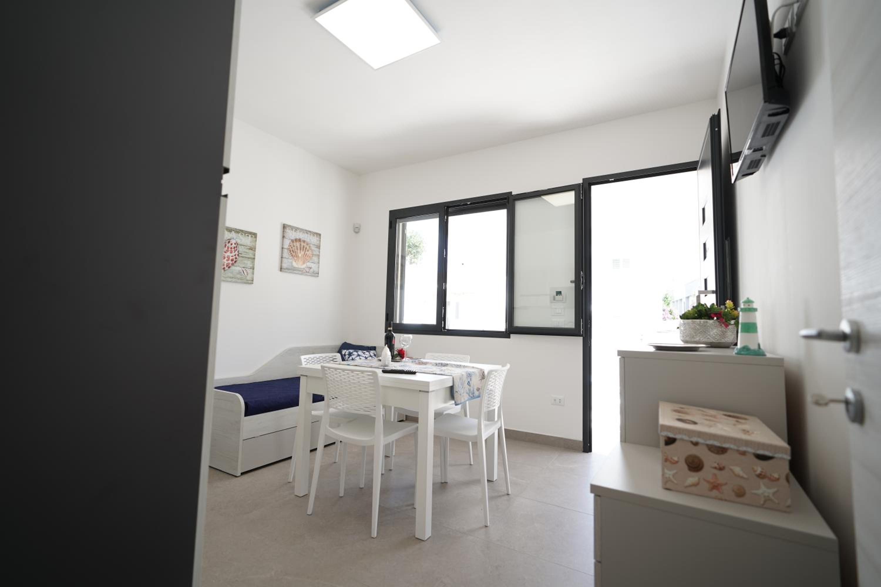 One-Bedroom House photo 1