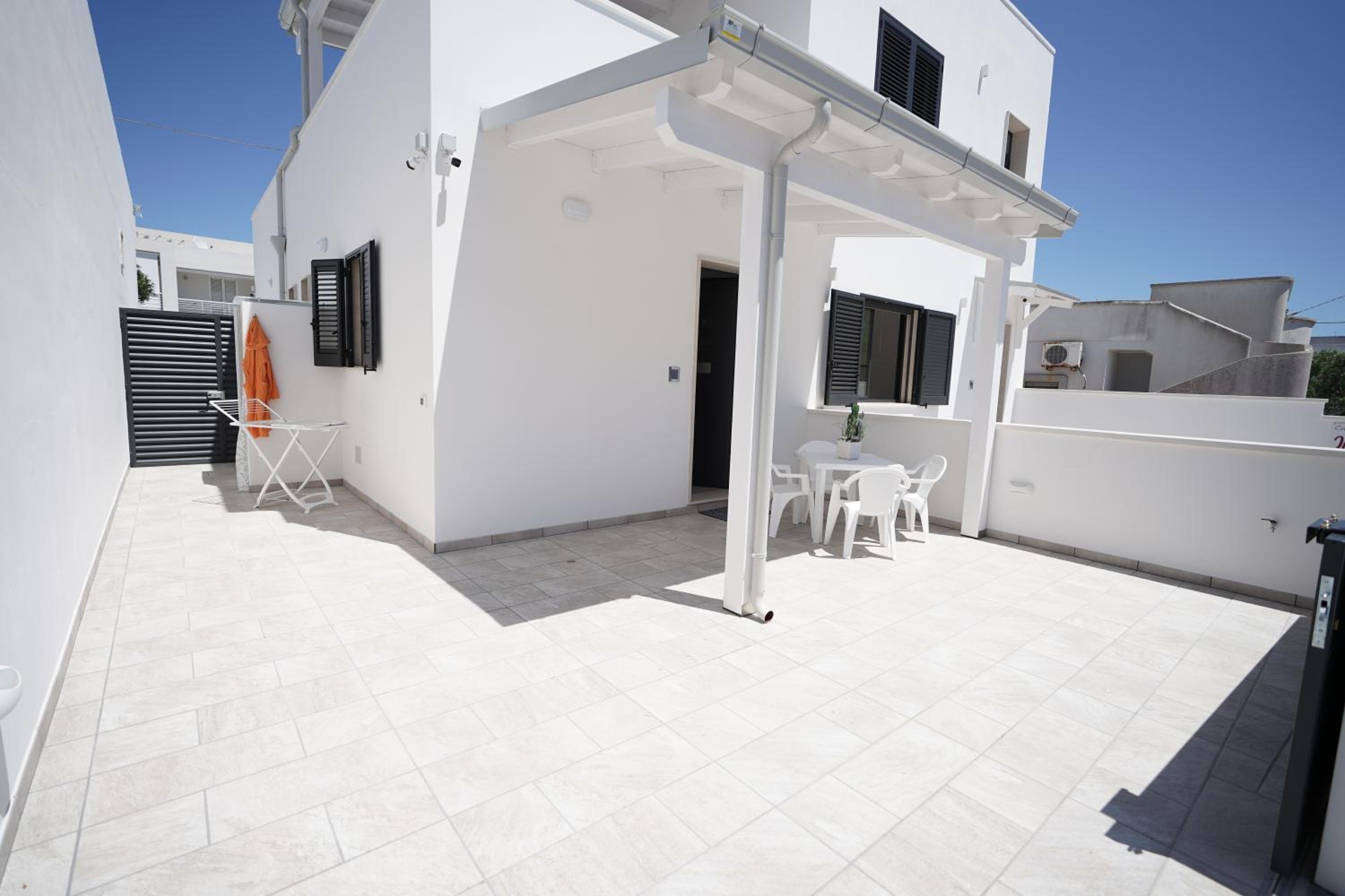 One-Bedroom House photo 2