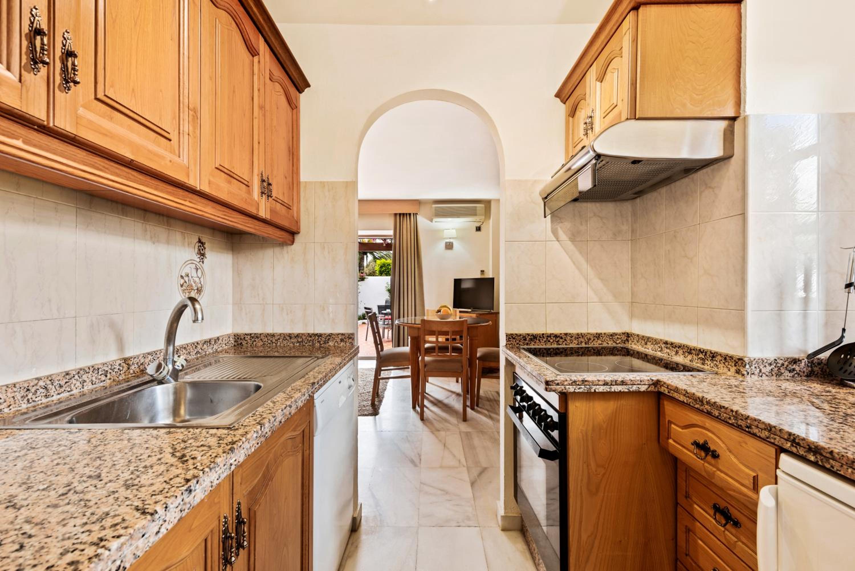 Classic One-Bedroom Apartment with Terrace photo 3