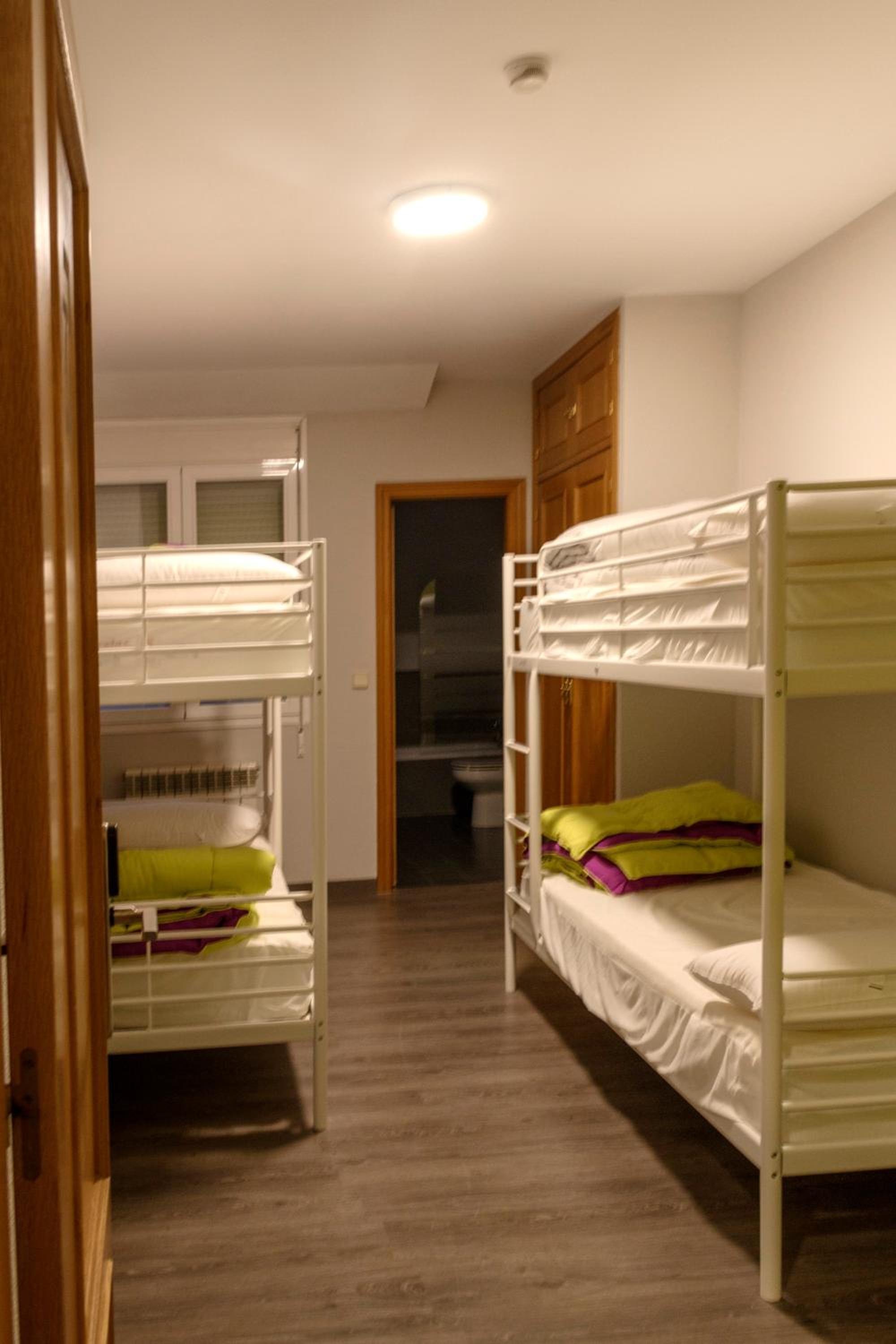 Quadruple Room with Private Bathroom - Photo 1