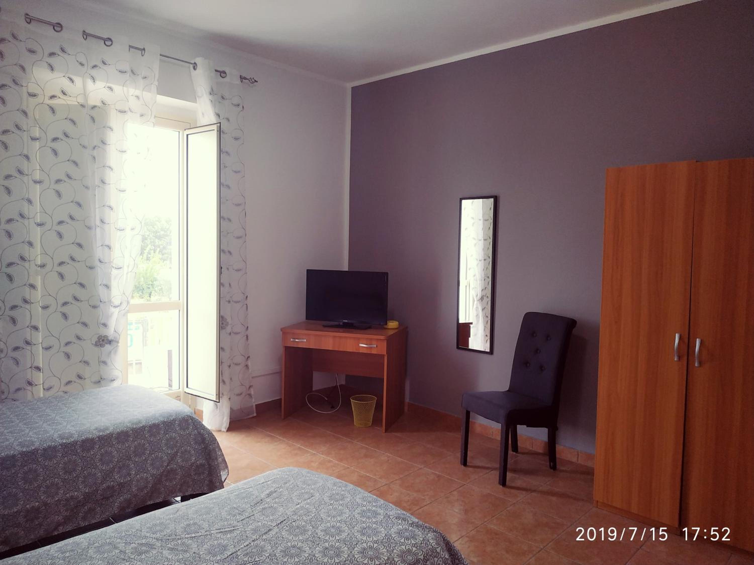 Large Twin Room photo 3