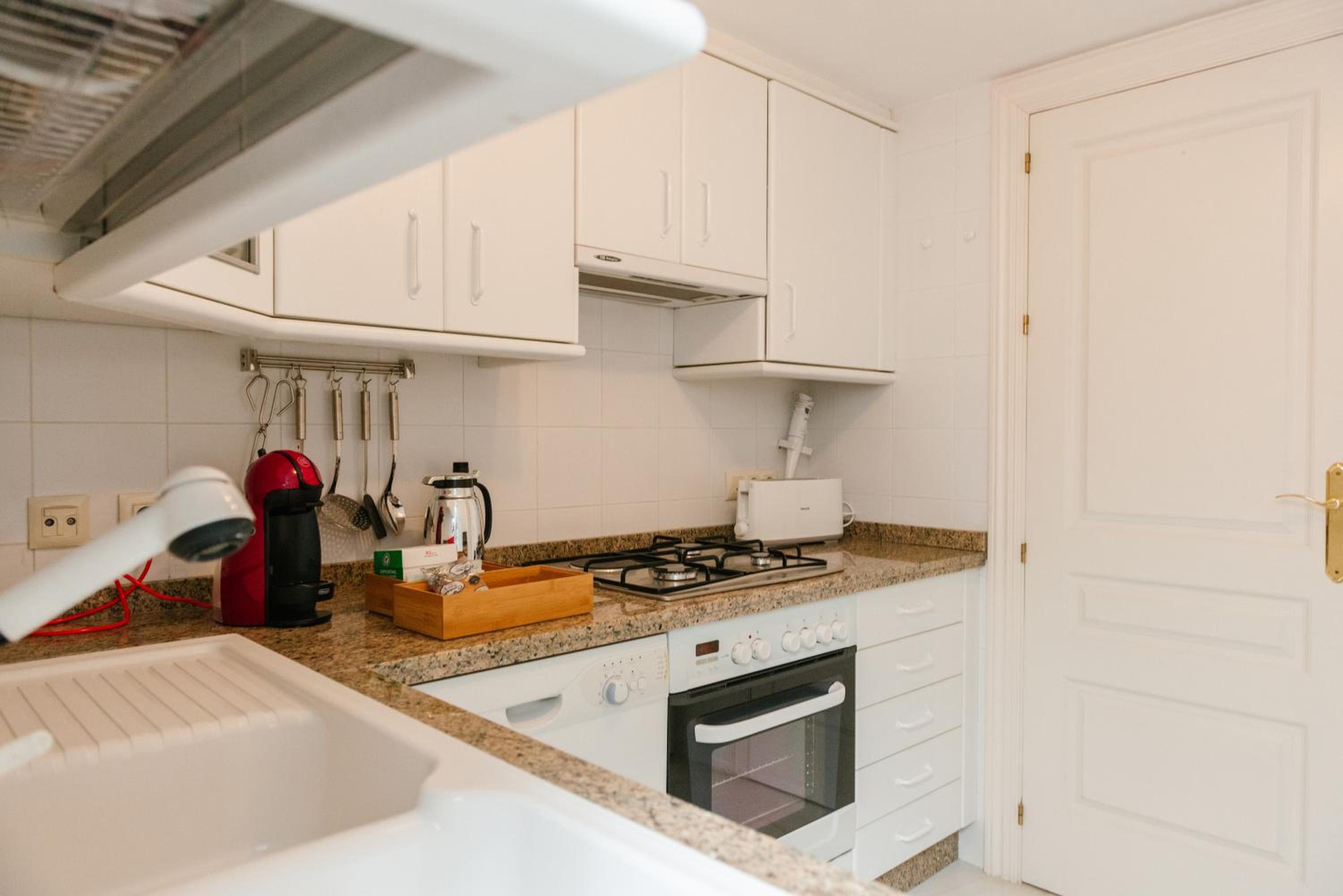 Two-Bedroom Apartment - Photo 31