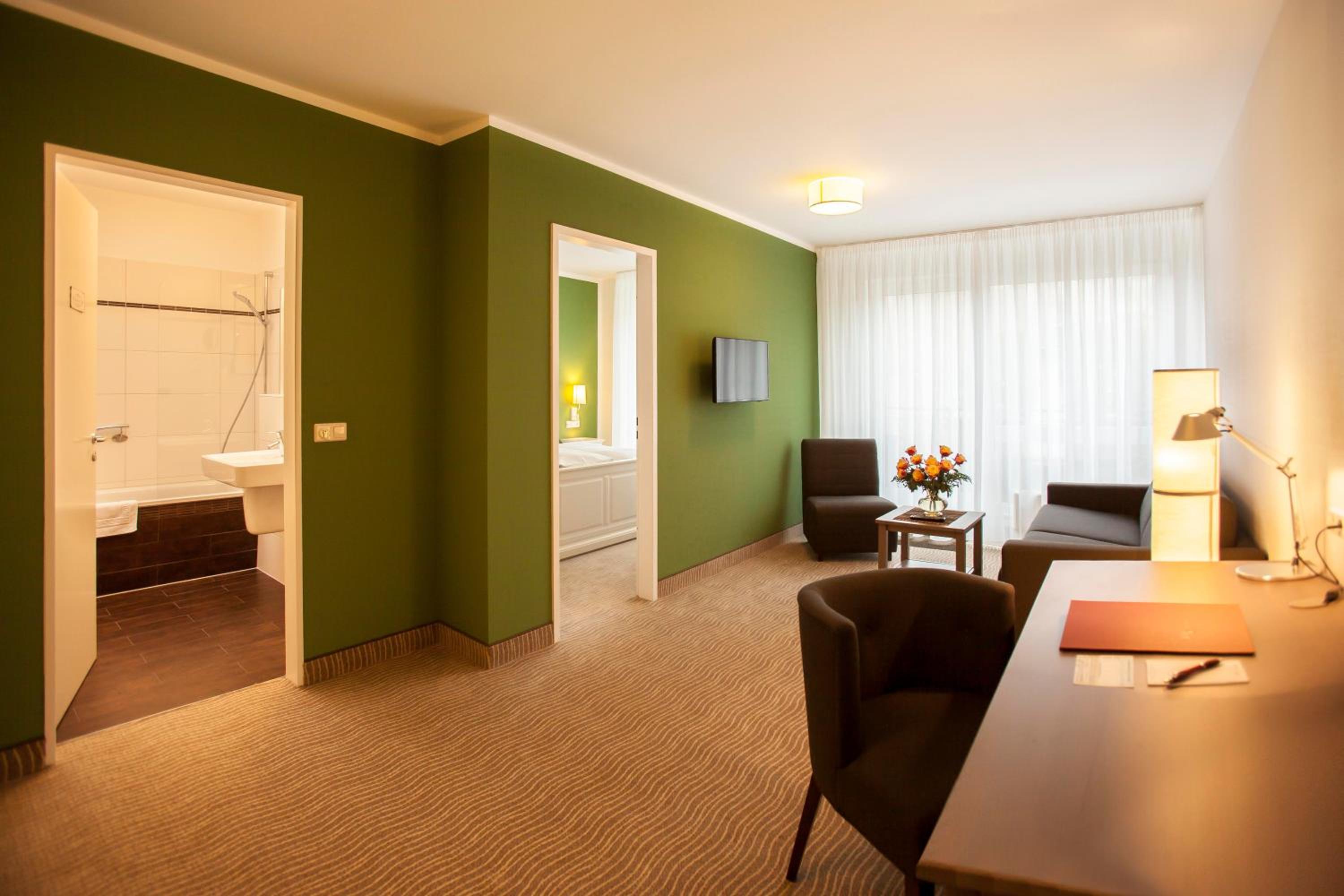 Junior Suite with Balcony photo 2
